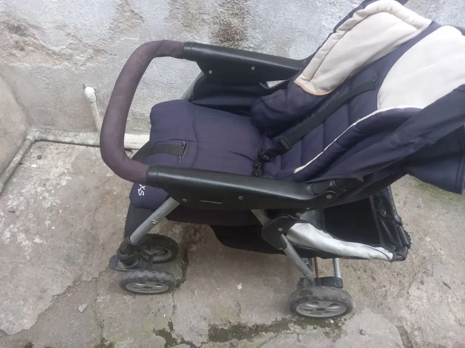 کالسکه بچه|کالسکه و لوازم جانبی|رشت, چمارسرا|دیوار