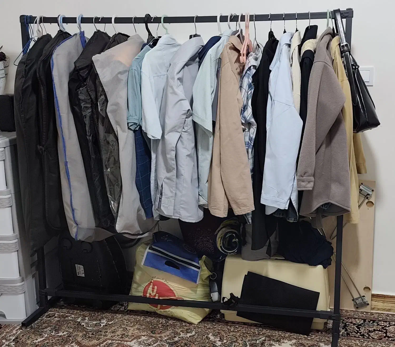 رگال لباس|بندرخت و رختآویز|اسلامشهر, مظفریه|دیوار