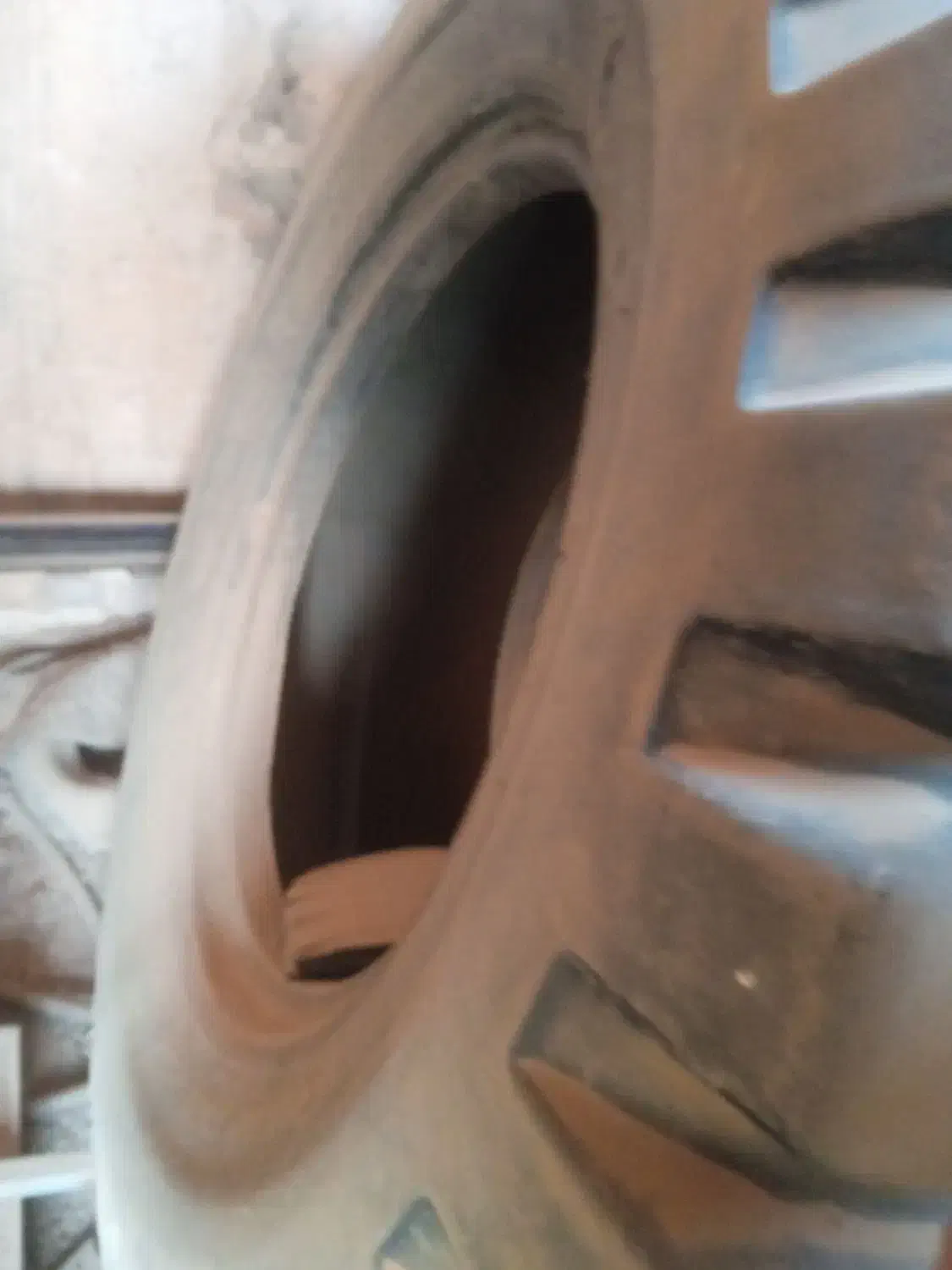 لاستیک بیل بکهو|قطعات یدکی و لوازم جانبی|سبزوار, کوی گلستان|دیوار