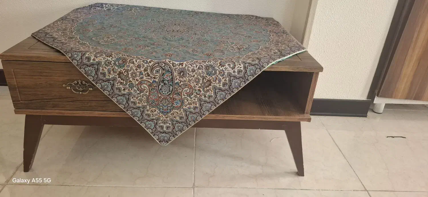 سلام میز وسط مبلی وسه عدد گل میز|مبلمان خانگی و میز عسلی|شاهین‌شهر, فدک|دیوار