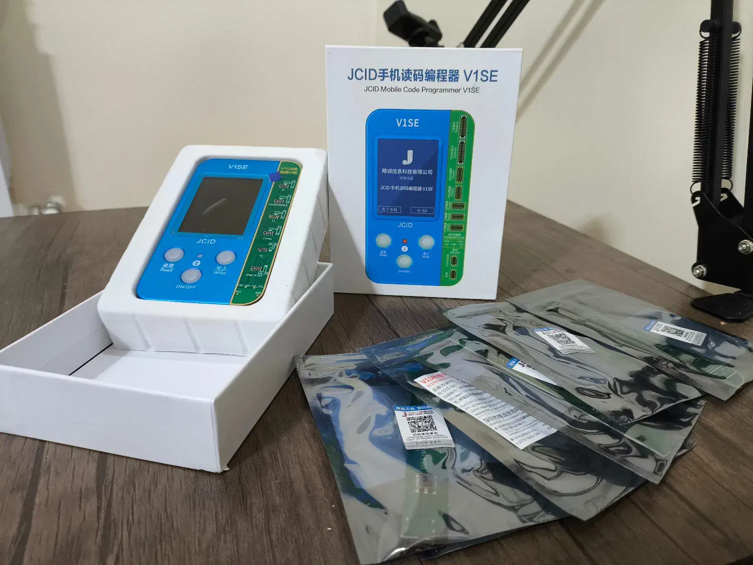 پروگرمر v1se آکبند به همراه ۷ ماژول|لوازم جانبی موبایل و تبلت|تهران, کرمان|دیوار