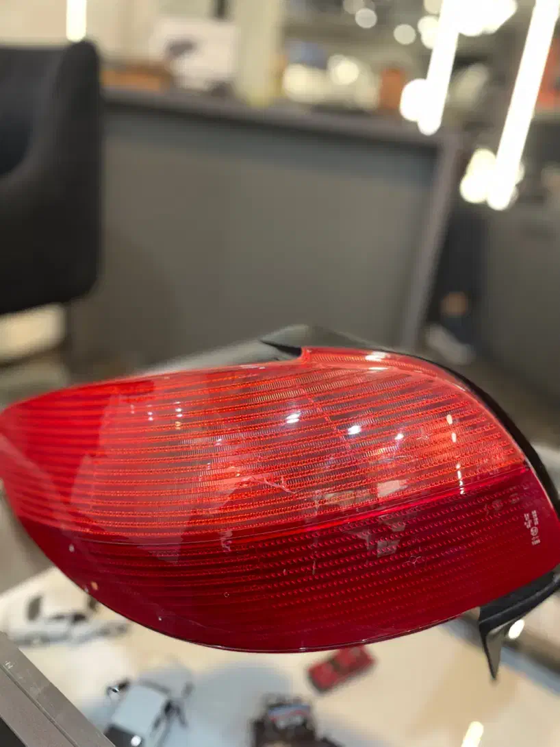 چراغ عقب ۲۰۶|قطعات یدکی و لوازم جانبی|تهران, گیشا|دیوار