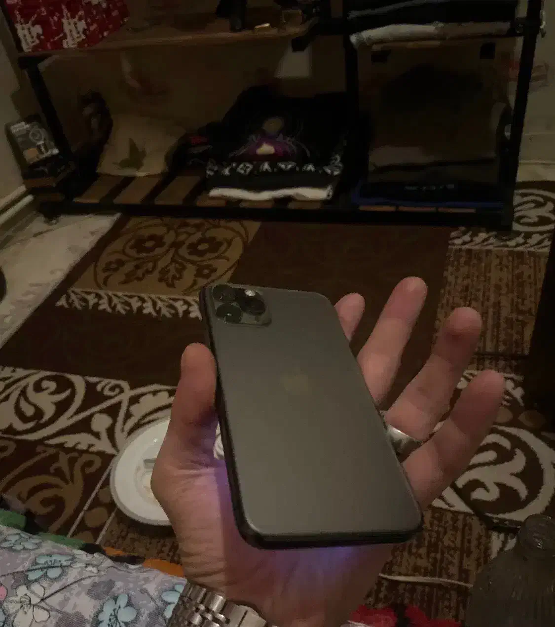 ایفون ۱۱ پرو|موبایل|ری, شهادت|دیوار