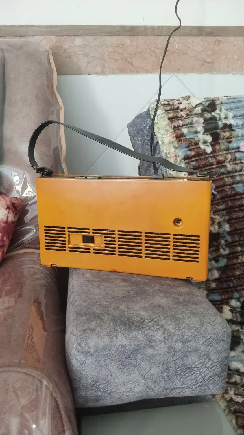 رادیو گراندیگ آلمانی و رادیو ضبط سانیو وفیشر|کلکسیون اشیاء عتیقه|شیدا, |دیوار