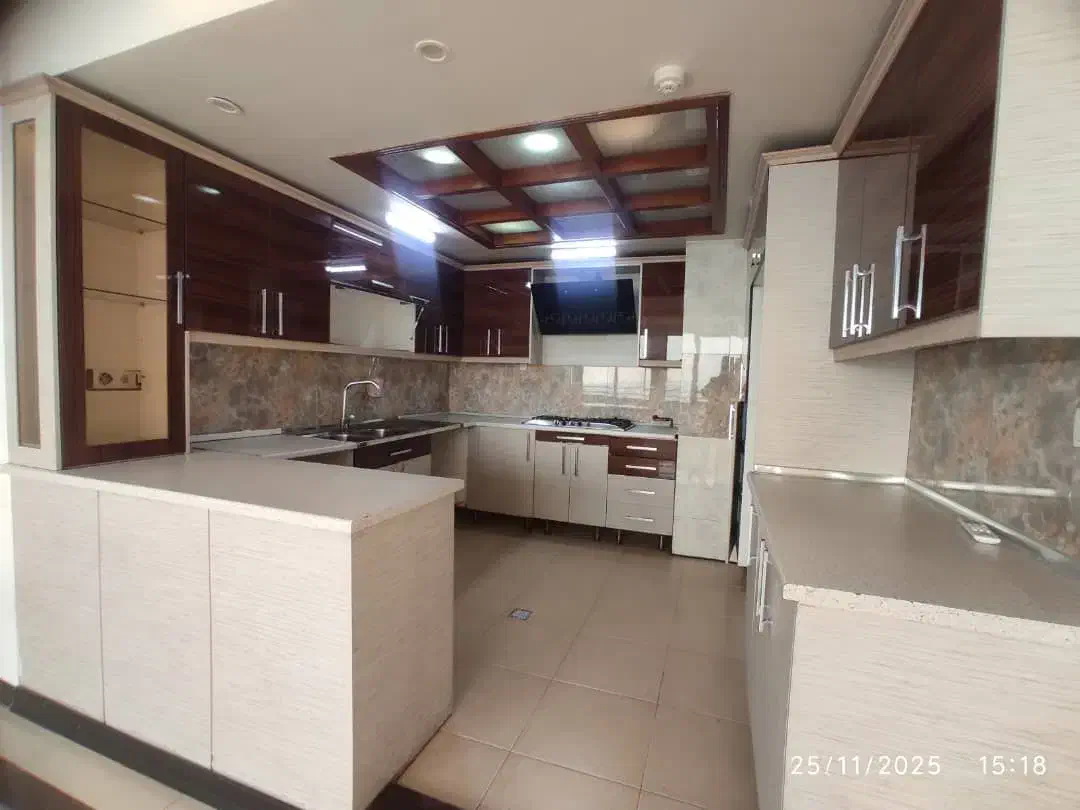 ۱۳۵ متر /سه خواب /رینگ دریاچه/ ویو دریاچه