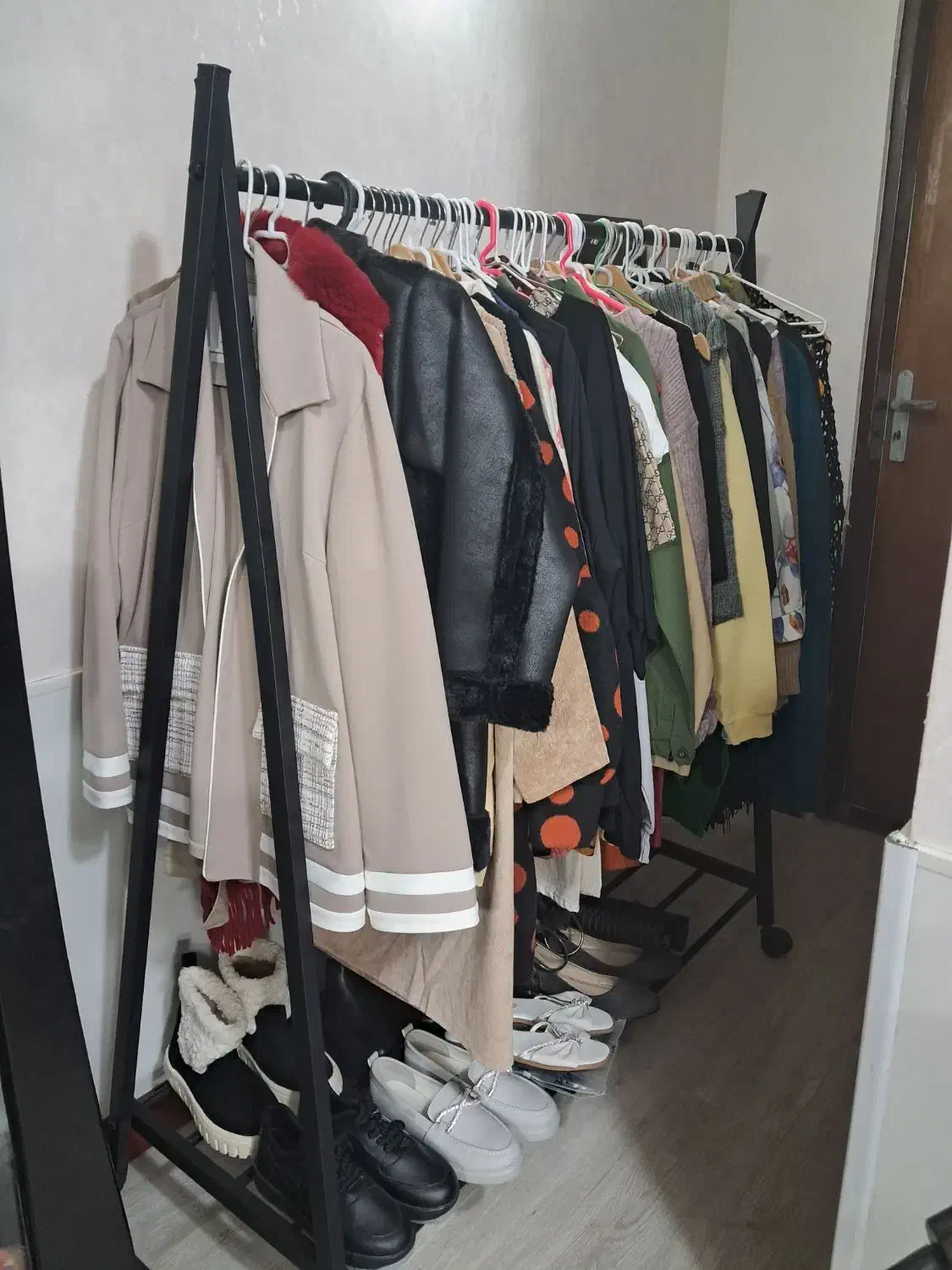 فروش تعدادی لباس نو بعلت تعییر شغل به صورت یکجا|لباس|قائمشهر, |دیوار