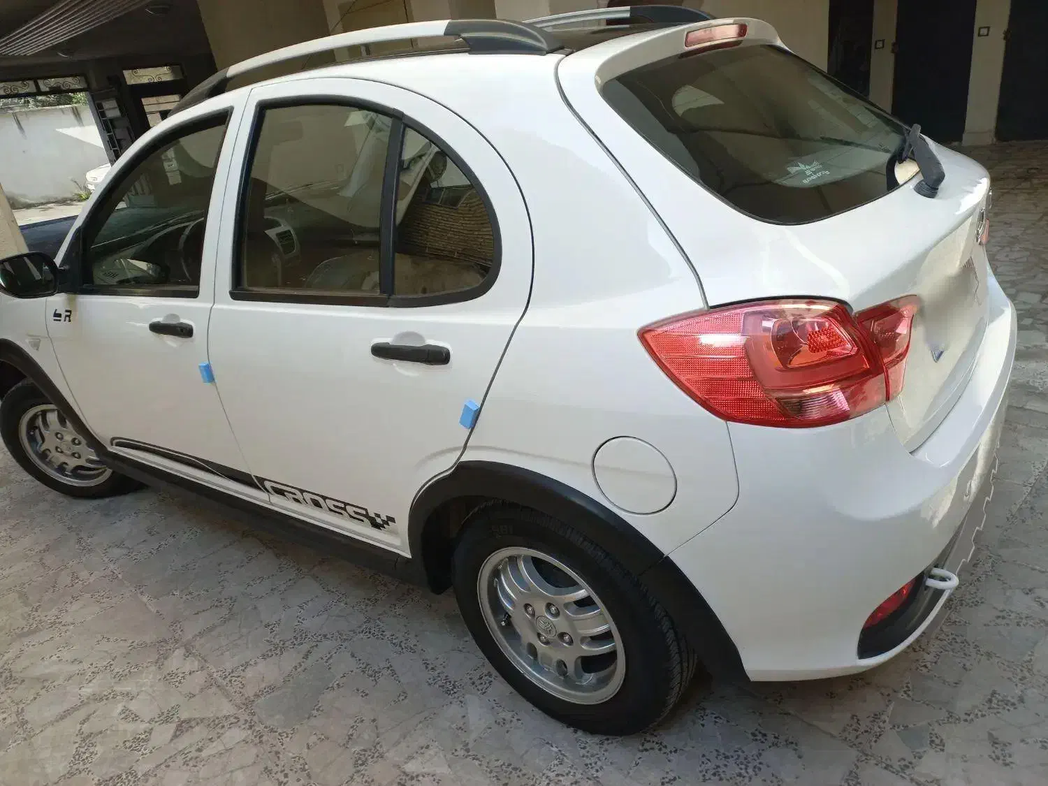 کوییک R ۱۴۰۰ بی رنگ|خودرو سواری و وانت|لاهیجان, شهرک جانبازان|دیوار