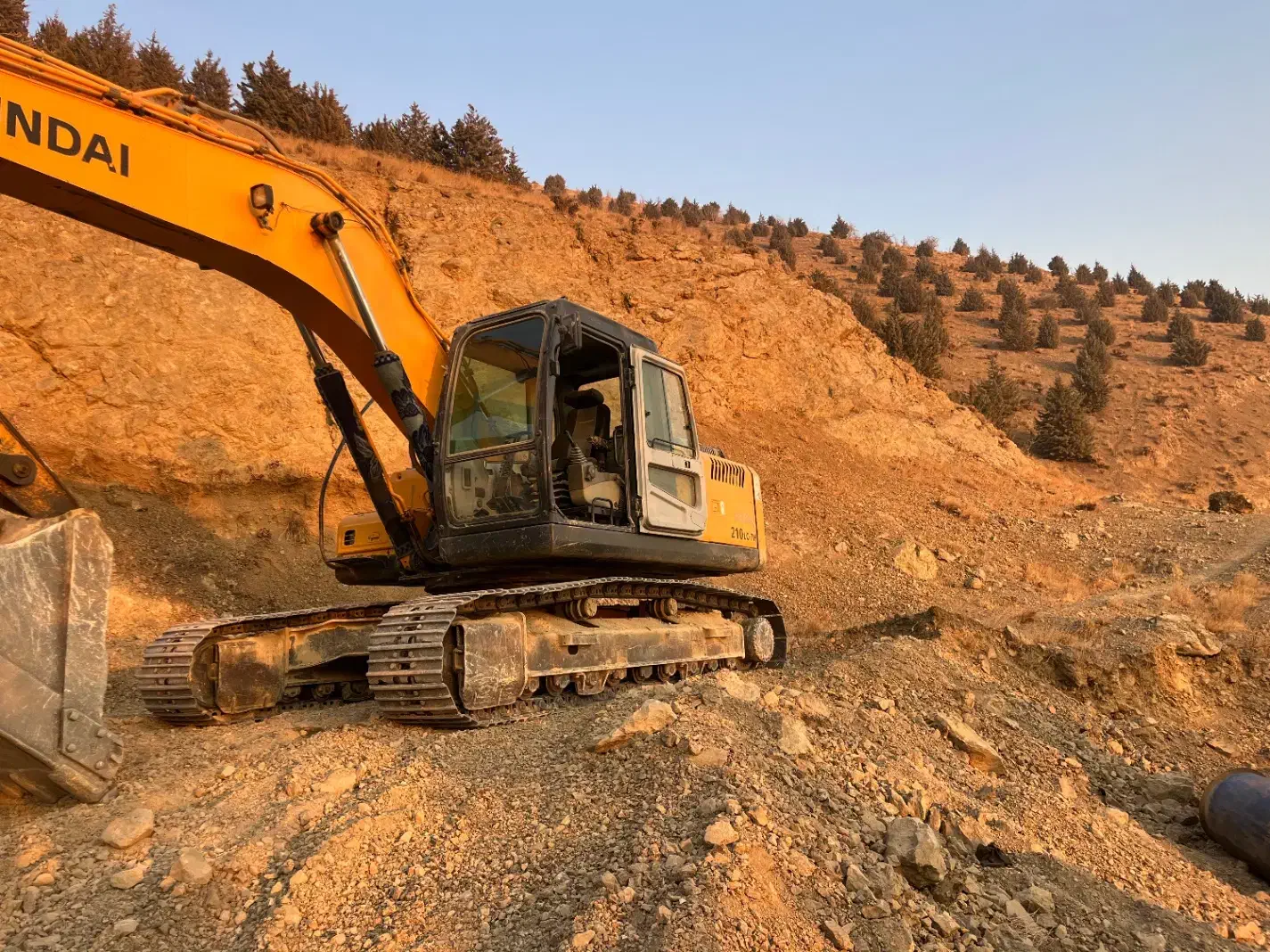 استخدام راننده بیل مکانیکی|استخدام حمل و نقل|خاروانا, |دیوار