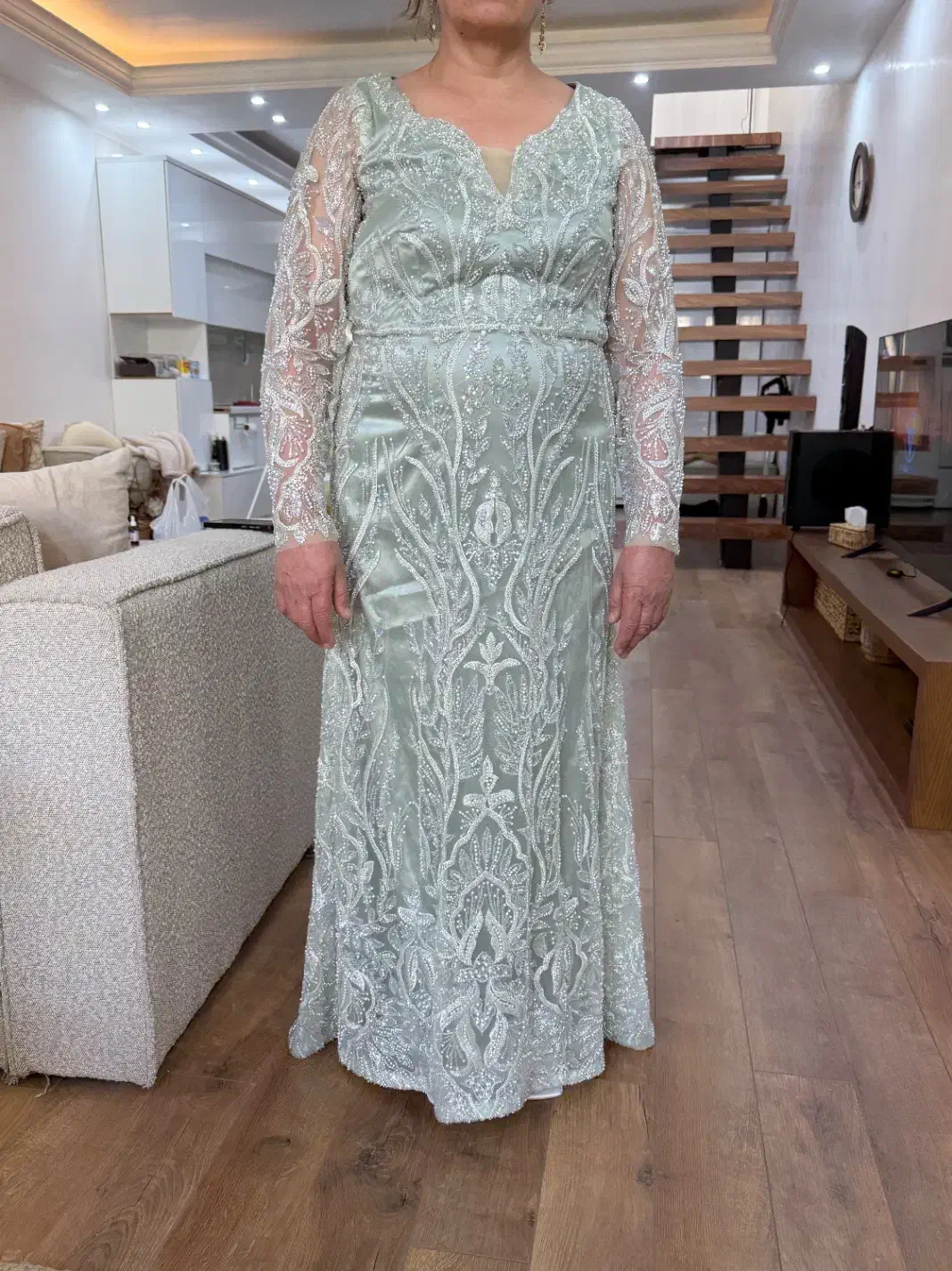 لباس مجلسی|لباس|ری, اقدسیه|دیوار