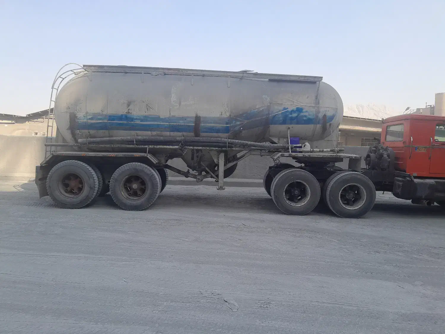 بونکر سیمان|قطعات یدکی و لوازم جانبی|هشتگرد, شهرک اداری|دیوار