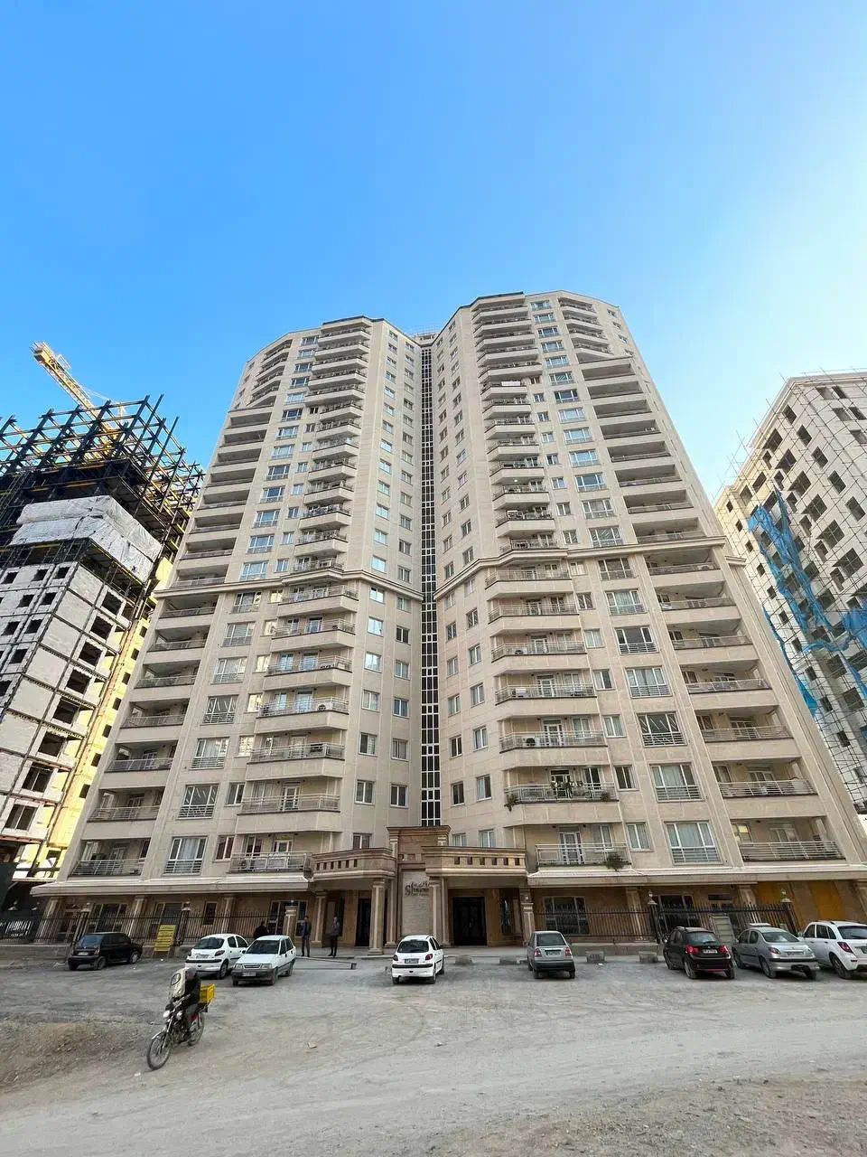 ۸۰متری ویو دریاچه چیتگر وامدار و سندی قابل تهاتر|فروش آپارتمان|تهران, چیتگر شمالی|دیوار