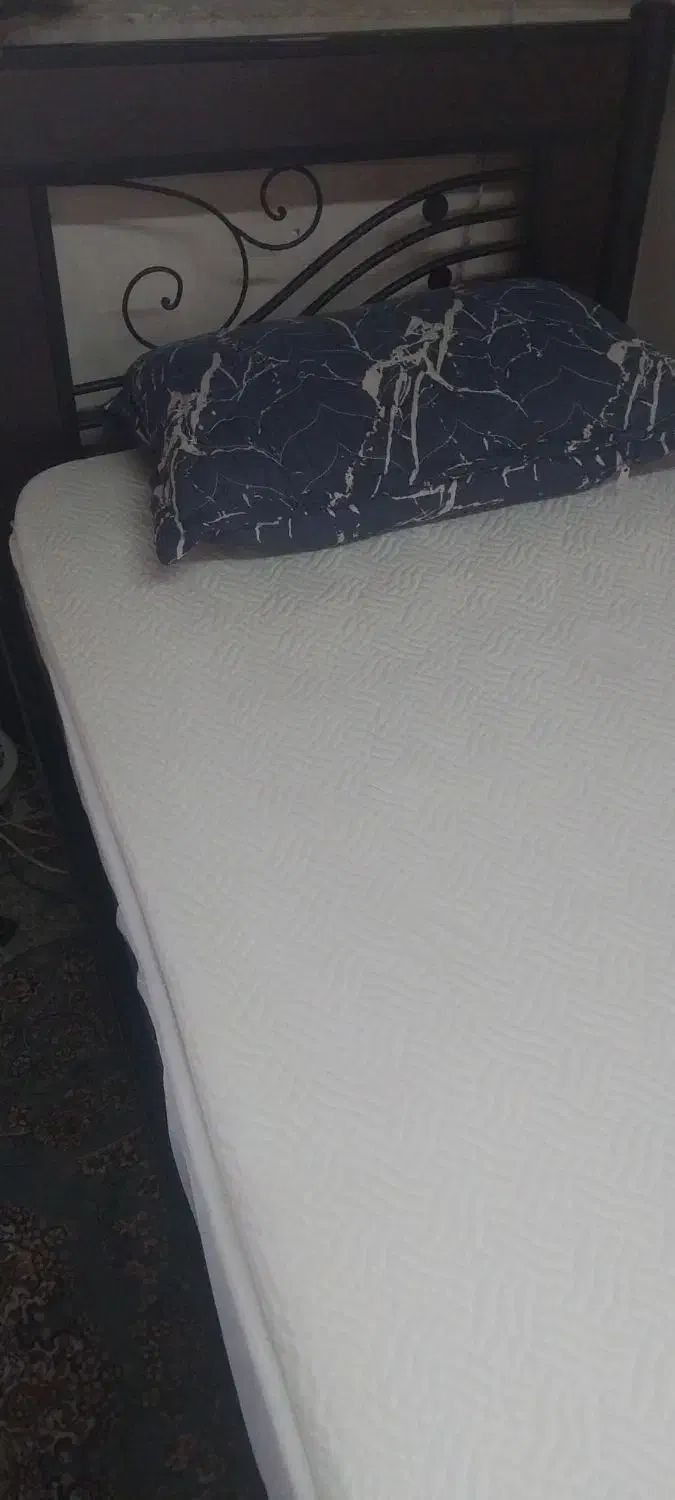 تخت تک نفره فلزی-چوبی نو|تخت و سرویس خواب|تهران, خزانه|دیوار