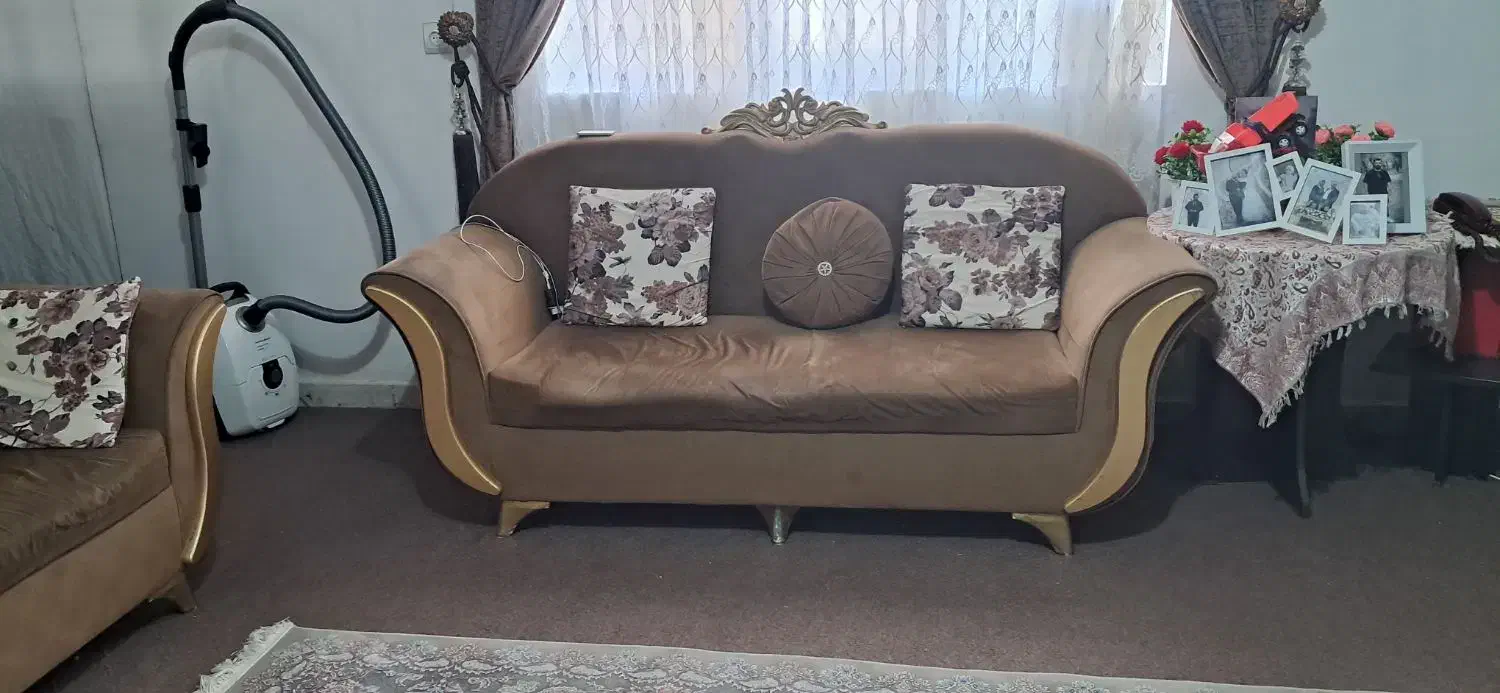 مبل ۷ نفره|مبلمان خانگی و میز عسلی|رشت, نخودچر|دیوار