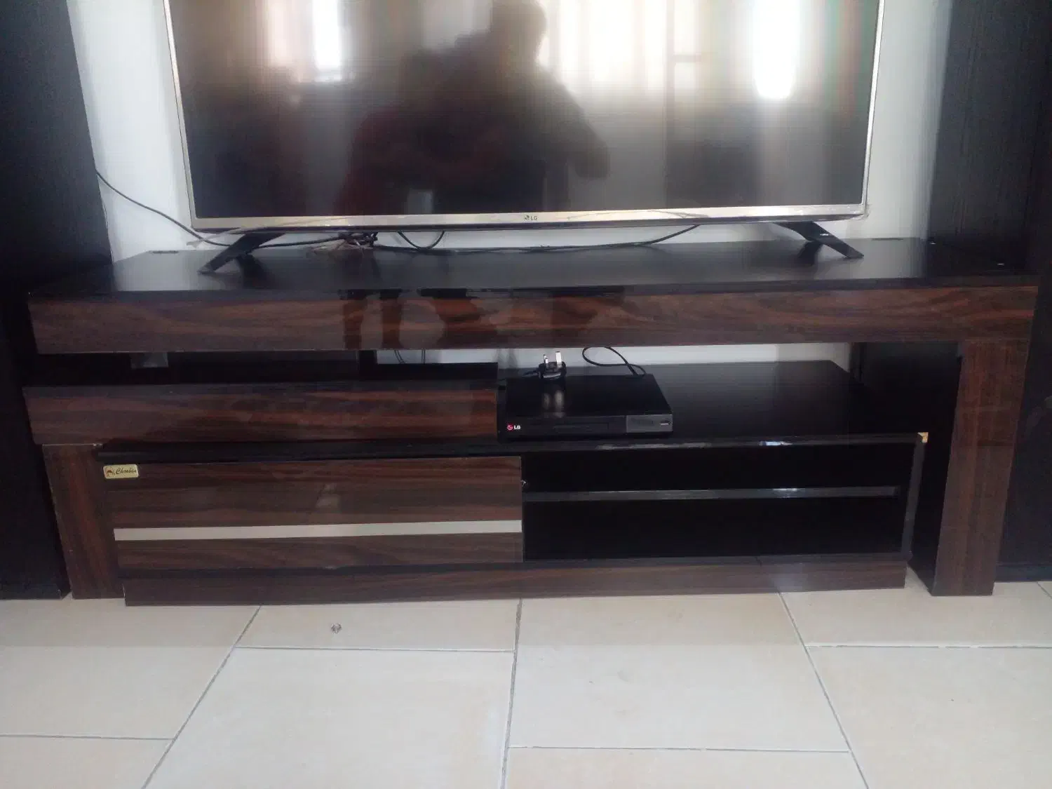 میز|میز تلویزیون|محمدشهر, محمدشهر|دیوار