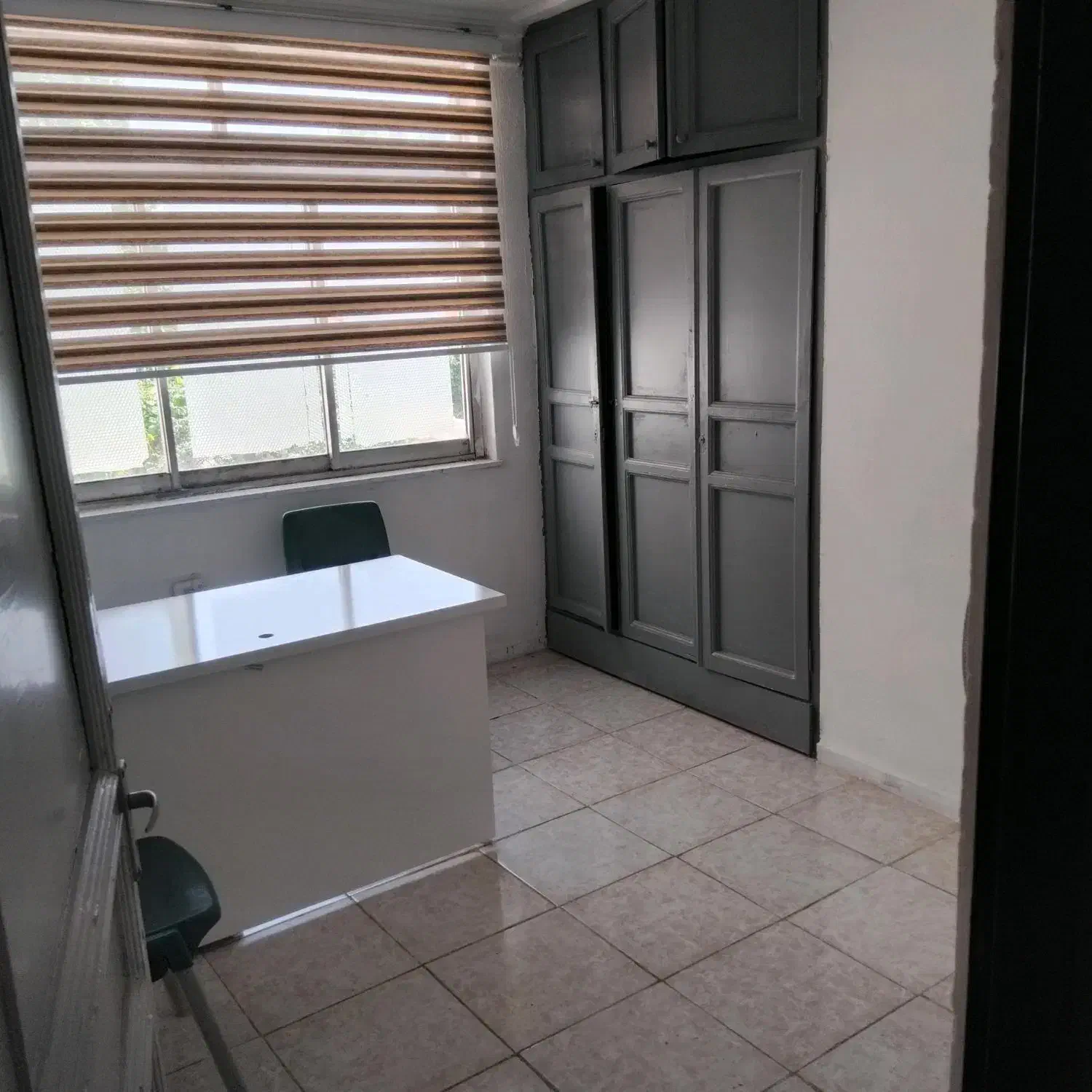 واحد ۱۰۰ متری/ تجاری. اداری/ ساغریسازان/ براصلی|اجارهٔ دفتر کار، اتاق اداری، مطب|رشت, ساغری سازان|دیوار