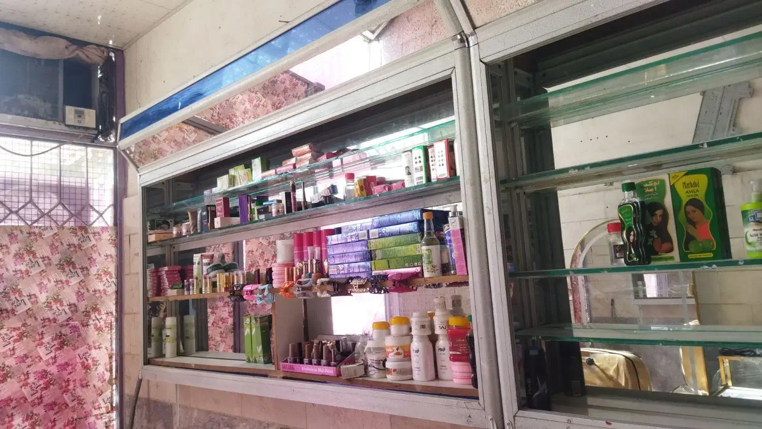 ویترین مغازه ایرانشهر|فروشگاه و مغازه|ایرانشهر, |دیوار