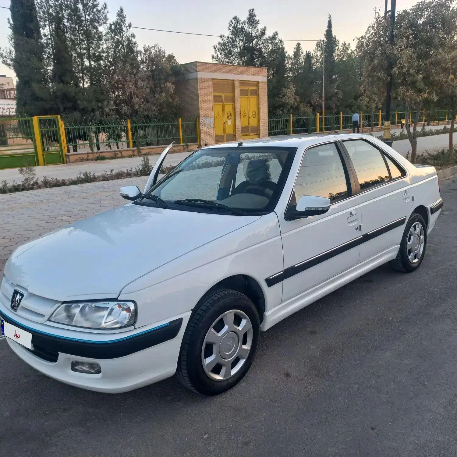 پژو پارس ۱۴۰۲|خودرو سواری و وانت|مرودشت, استادیوم|دیوار