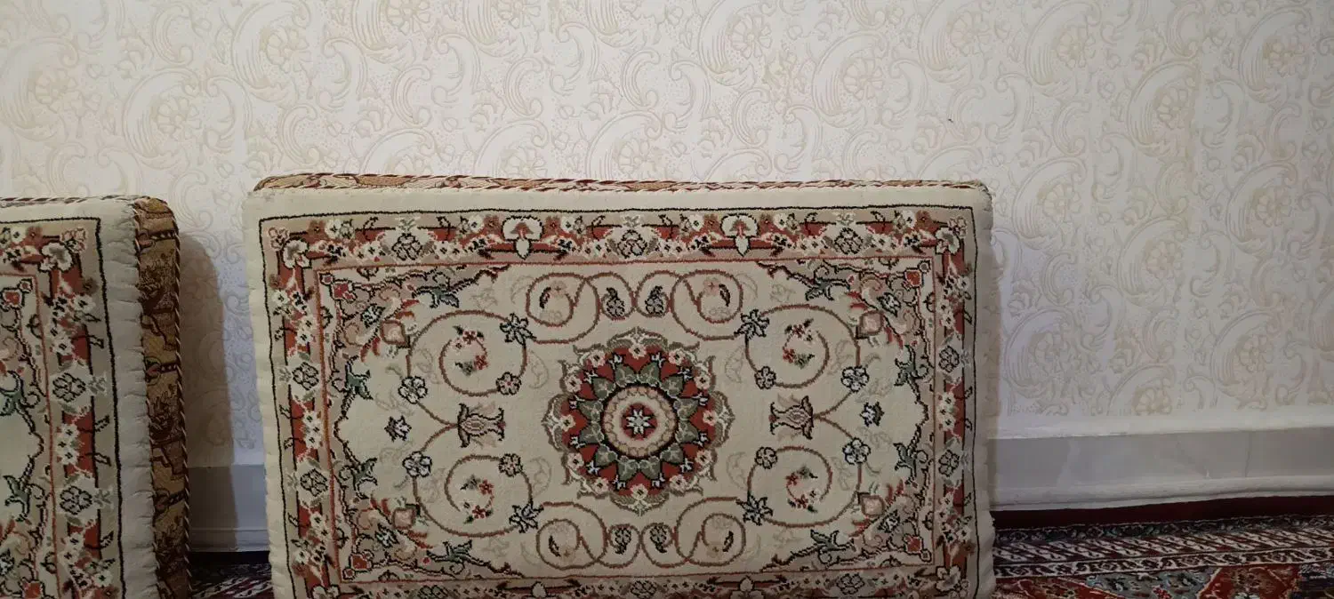فرش ۲×۳  و پشتی|فرش|سنندج, |دیوار
