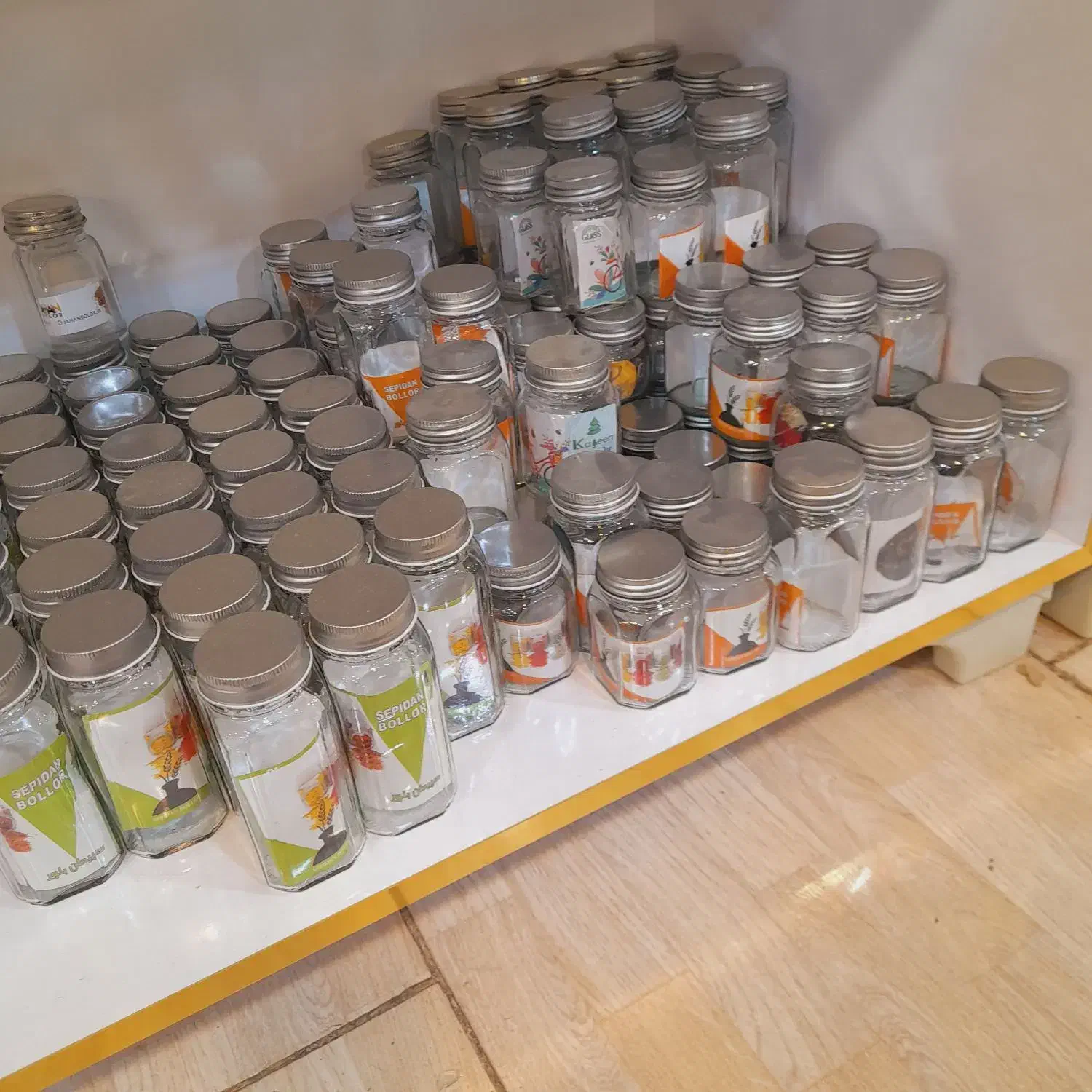 شیشه های مکارتی ادویه از سه تا شانزده سانت|ظروف نگهدارنده، پلاستیکی، یک‌بارمصرف|قم, شهرک فاطمیه|دیوار