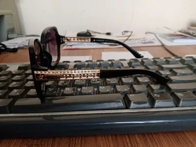 عینک افتابی زنانه طرح ال وی|زیورآلات و اکسسوری|فردیس, ثابتی|دیوار