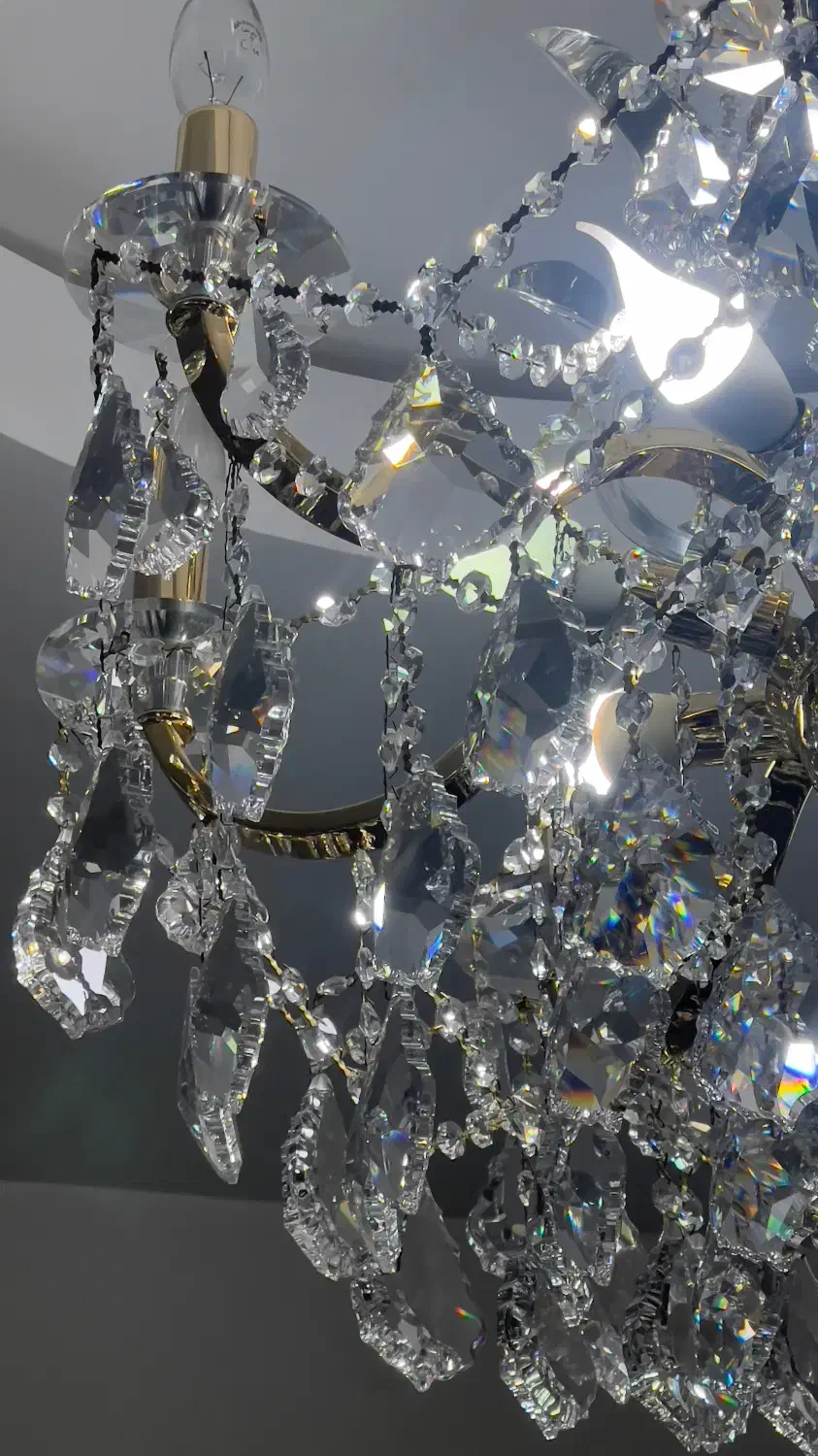 لوستر ۱۶ شاخه طلایی|لوستر و چراغ آویز|قزوین, |دیوار