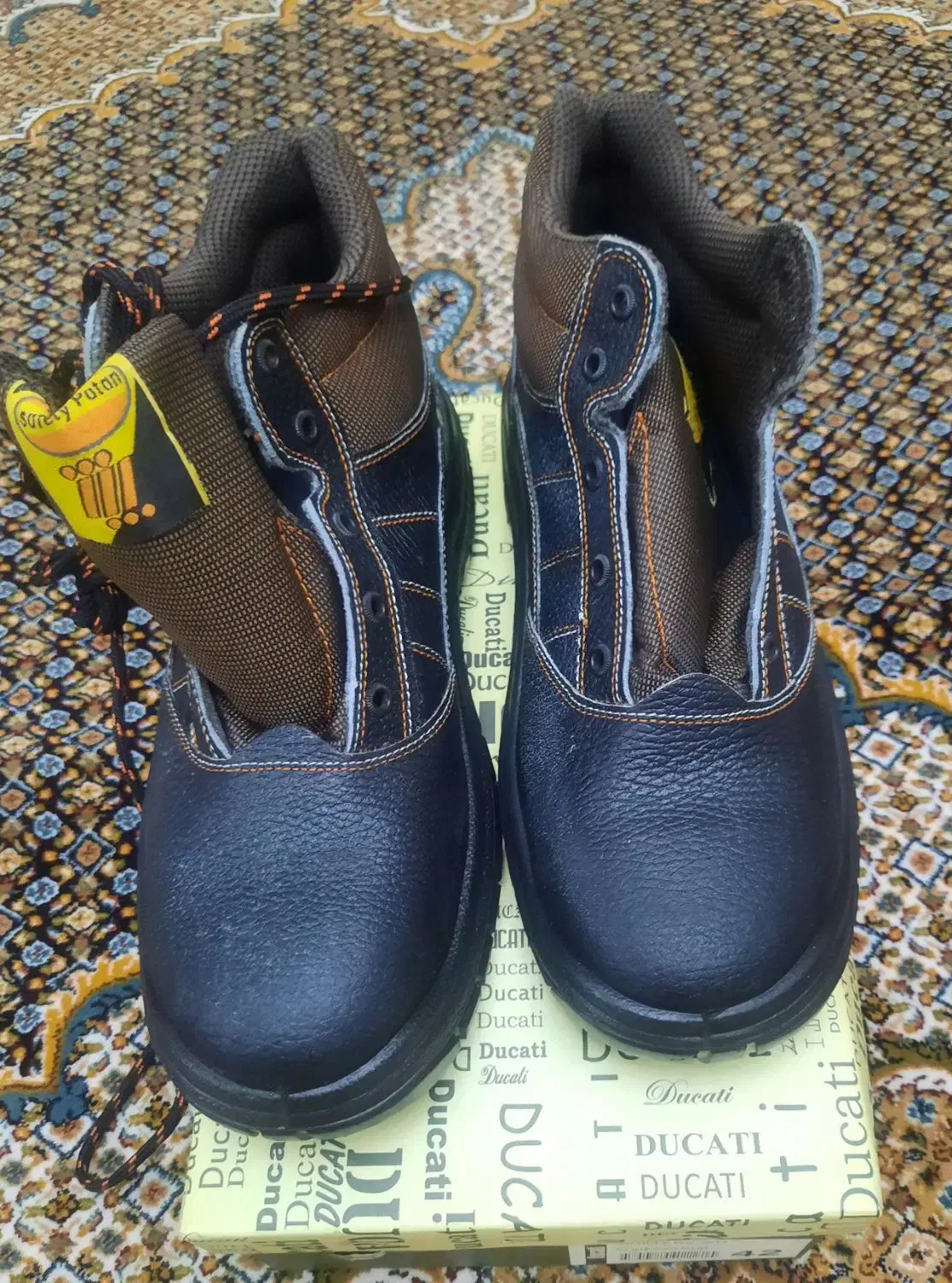 کفش کار|کیف، کفش، کمربند|تهران, بروجردی|دیوار