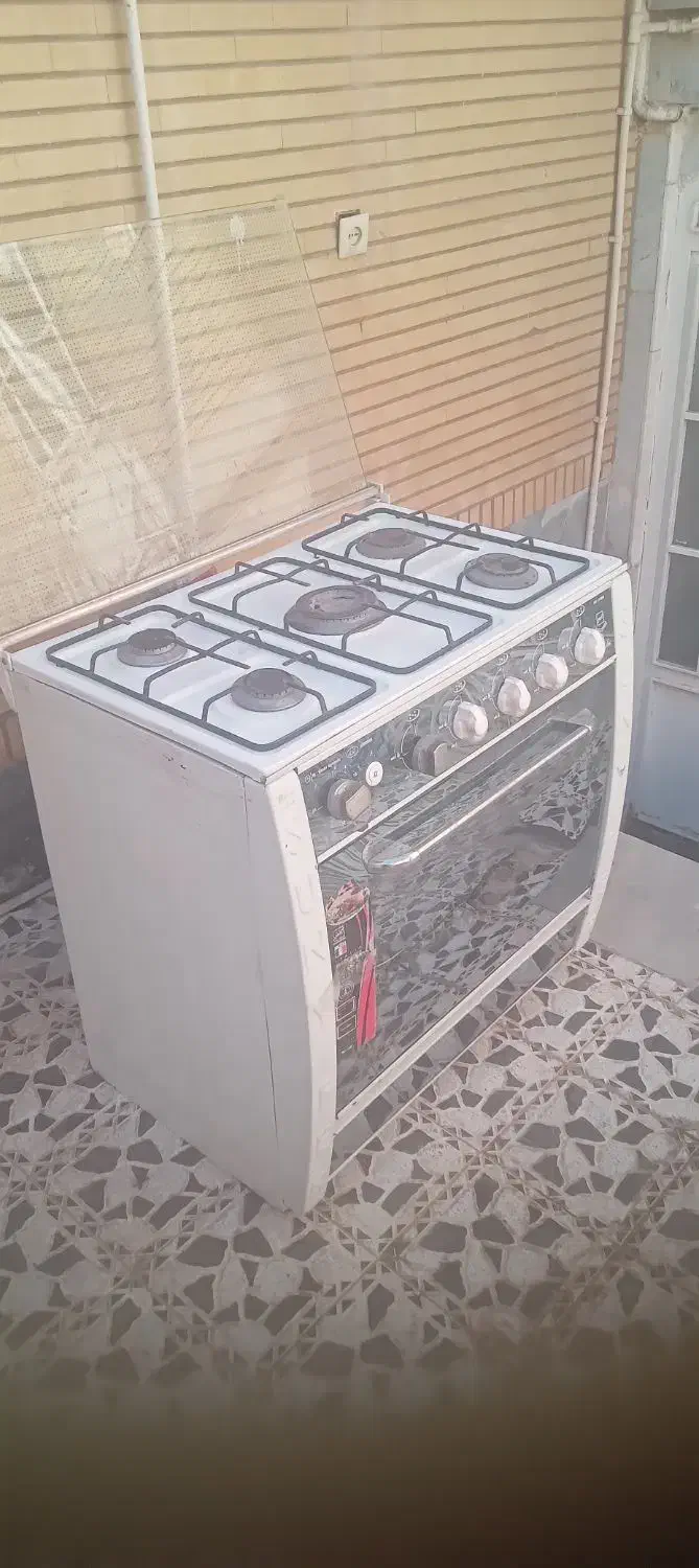 کاز ۵ شعله سا لم و تمیز|اجاق گاز و لوازم برقی پختوپز|کاشان, عربها|دیوار