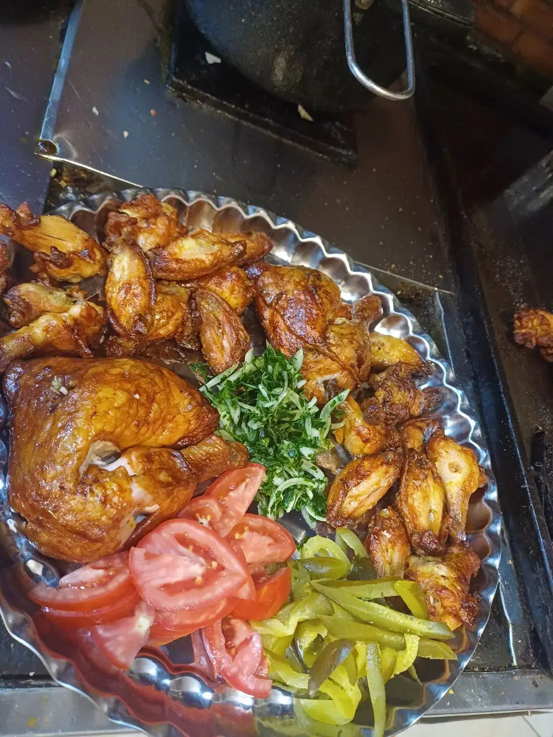 ساندویچ زن آشپز|استخدام خدمات فروشگاه و رستوران|تهران, لویزان|دیوار