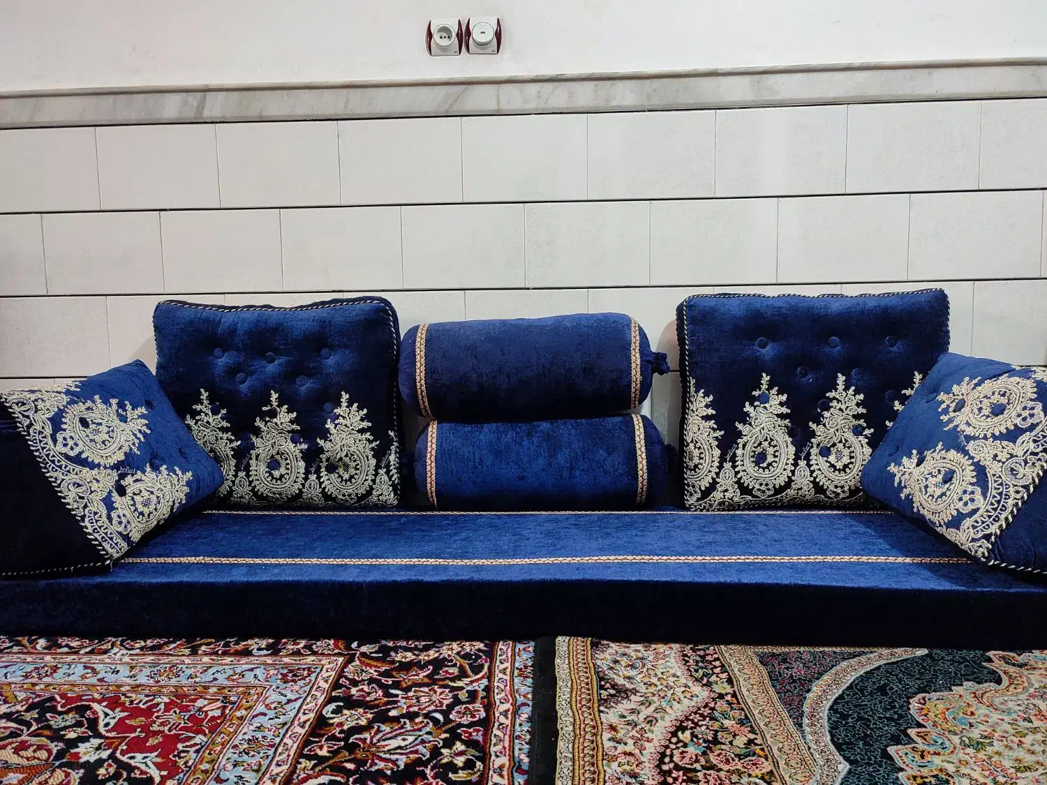 پشتی شاهنشین|پشتی|آران و بیدگل, |دیوار