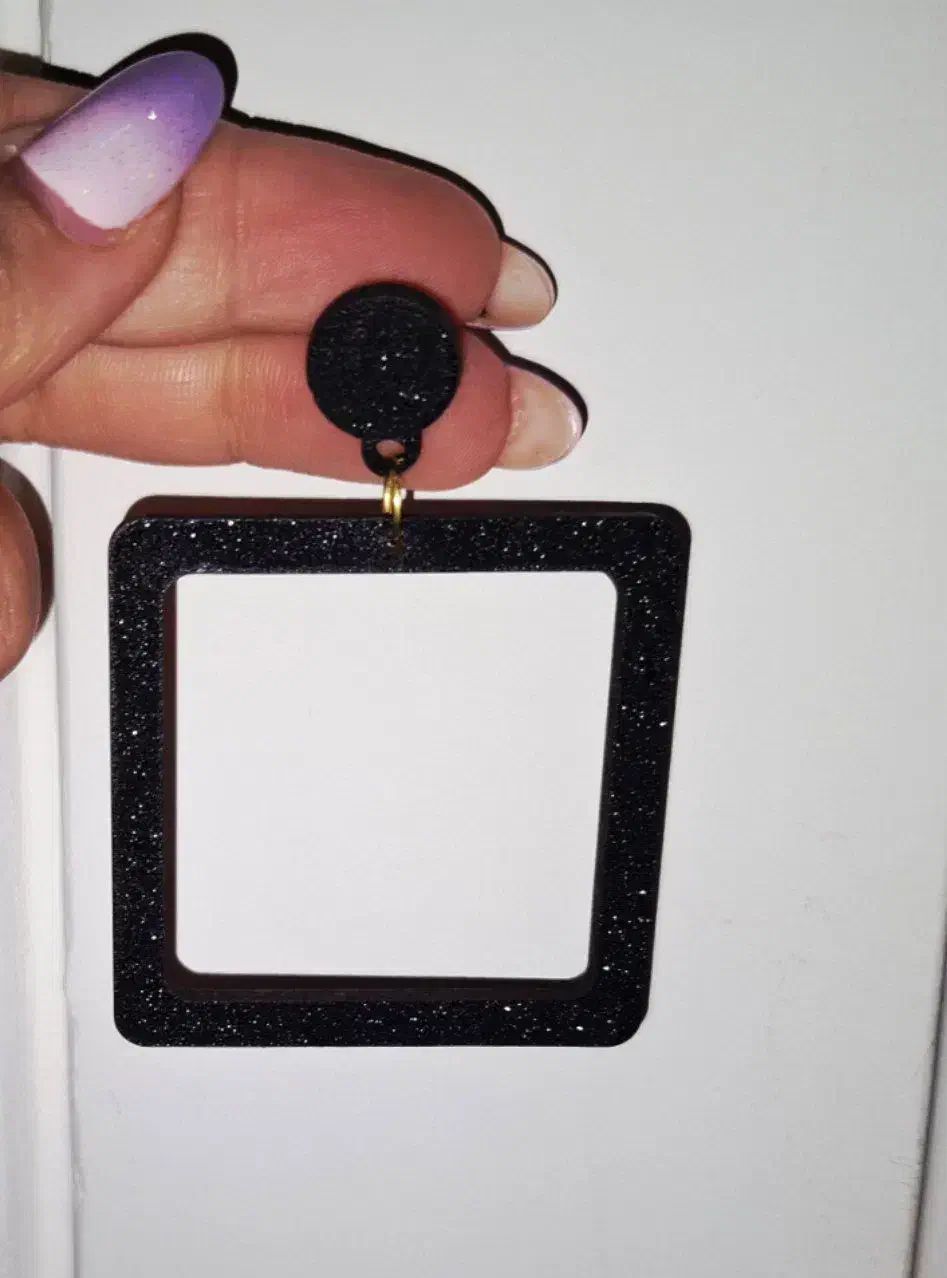 گوشواره مربع چوبی|بدلیجات|شیراز, کلاهدوز|دیوار