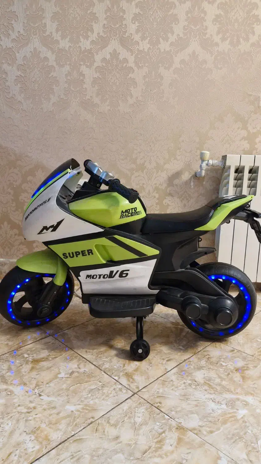 موتور شارژی طرح مسابقه ای|اسباببازی|مشهد, آزادشهر|دیوار