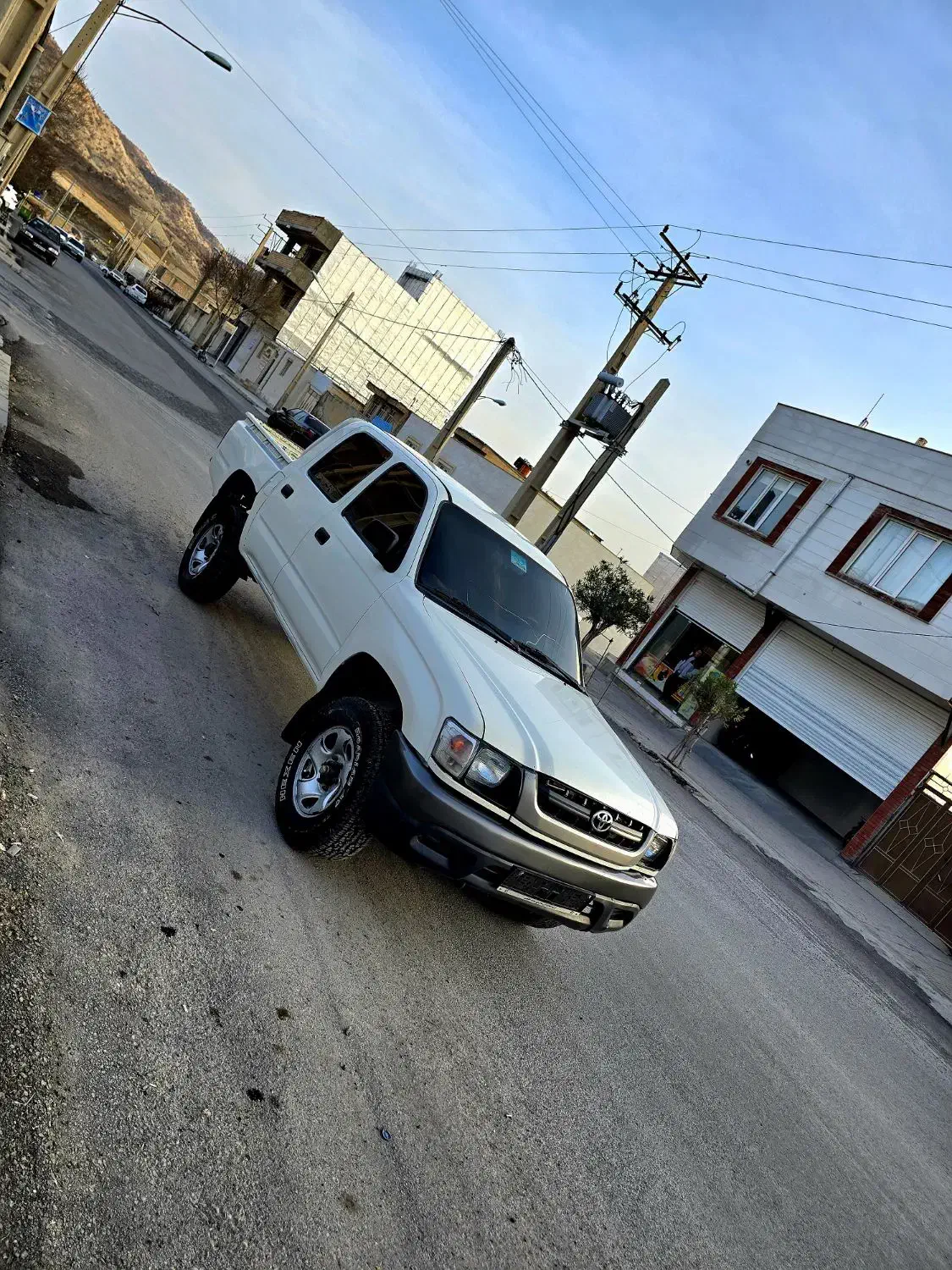 تویوتا هایلوکس|خودرو سواری و وانت|ملکشاهی, |دیوار