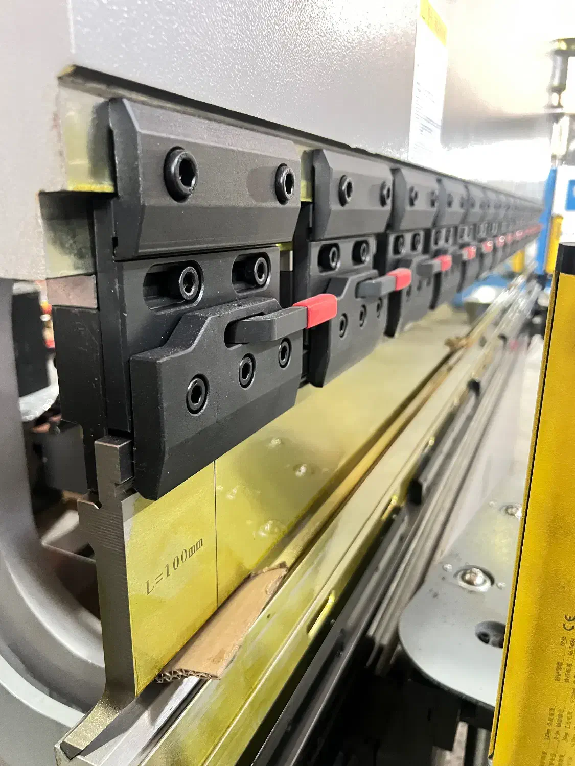 دستگاه خم ۳متر ۱۲۵تن /پرس برک/|ماشینآلات صنعتی|پردیس, شهرک صنعتی خرمدشت فاز ۷|دیوار