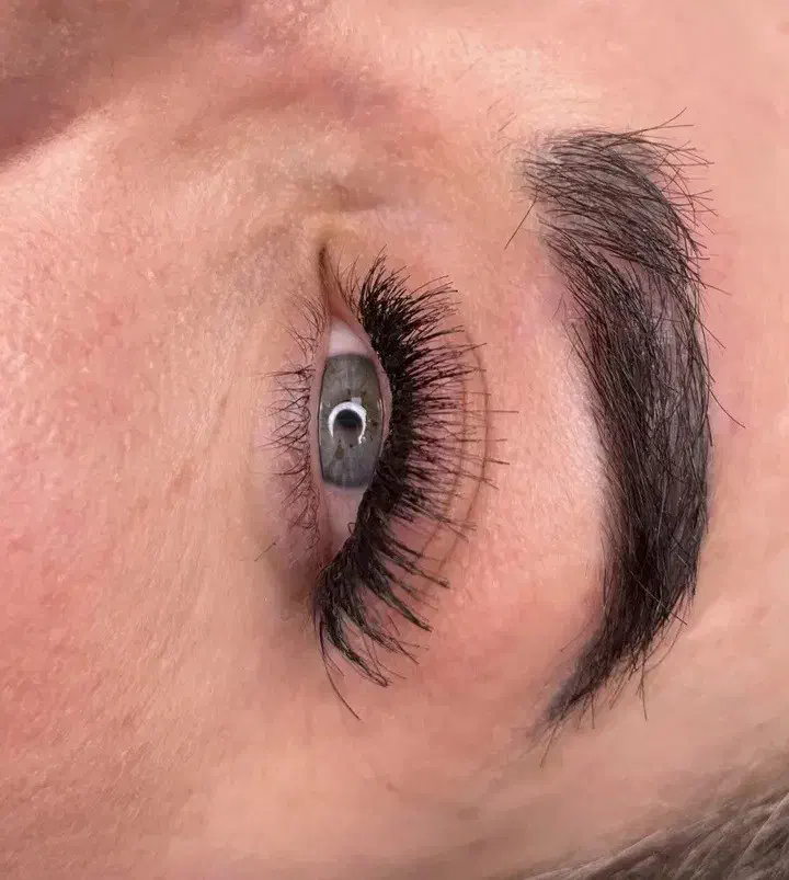 کاشت مژه|خدمات آرایشگری و زیبایی|برخوار, |دیوار