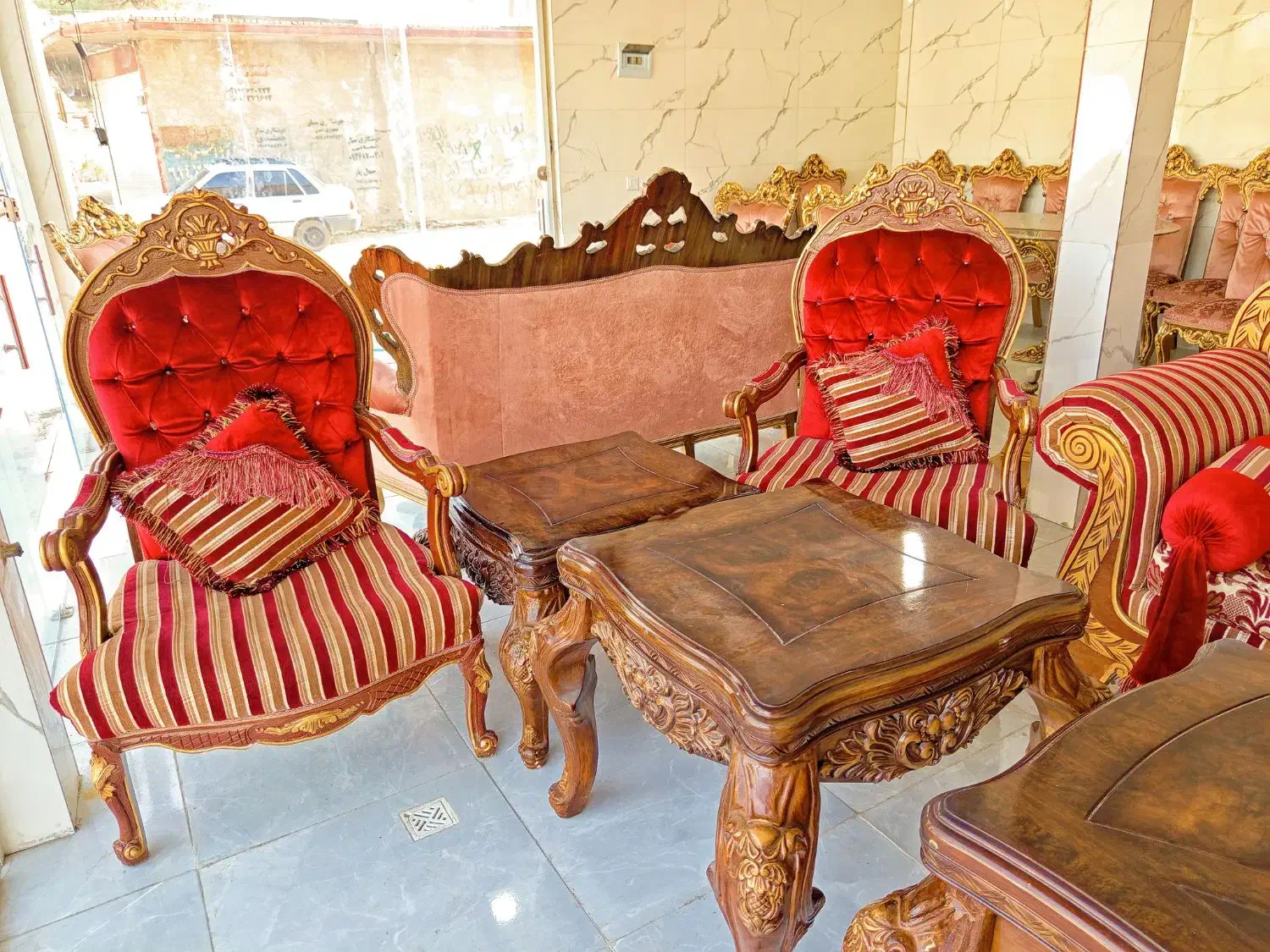 مبل 8 نفره عربی بسیار زیبا و لاکچری|مبلمان خانگی و میز عسلی|کوهدشت, |دیوار