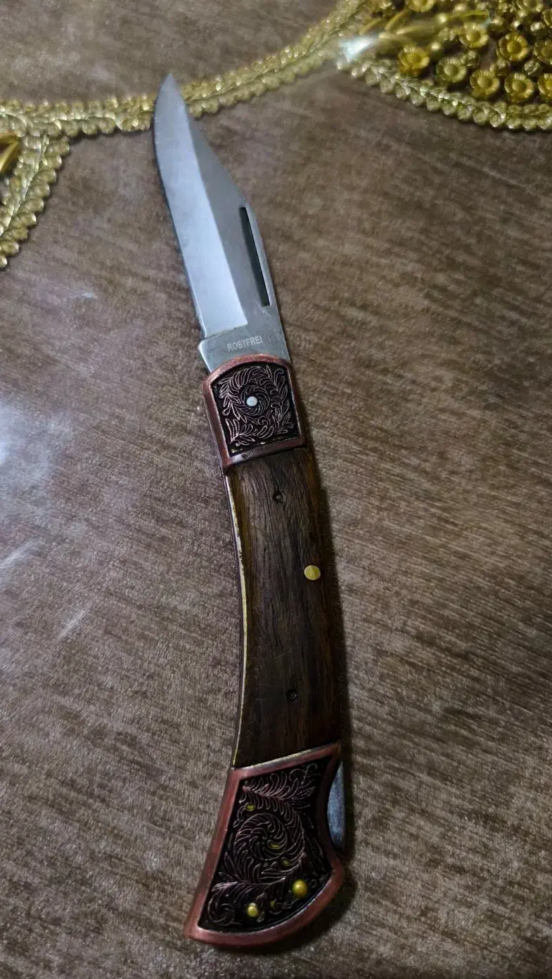 چاقو کلکسیونی|کلکسیون اشیاء عتیقه|سیرجان, |دیوار