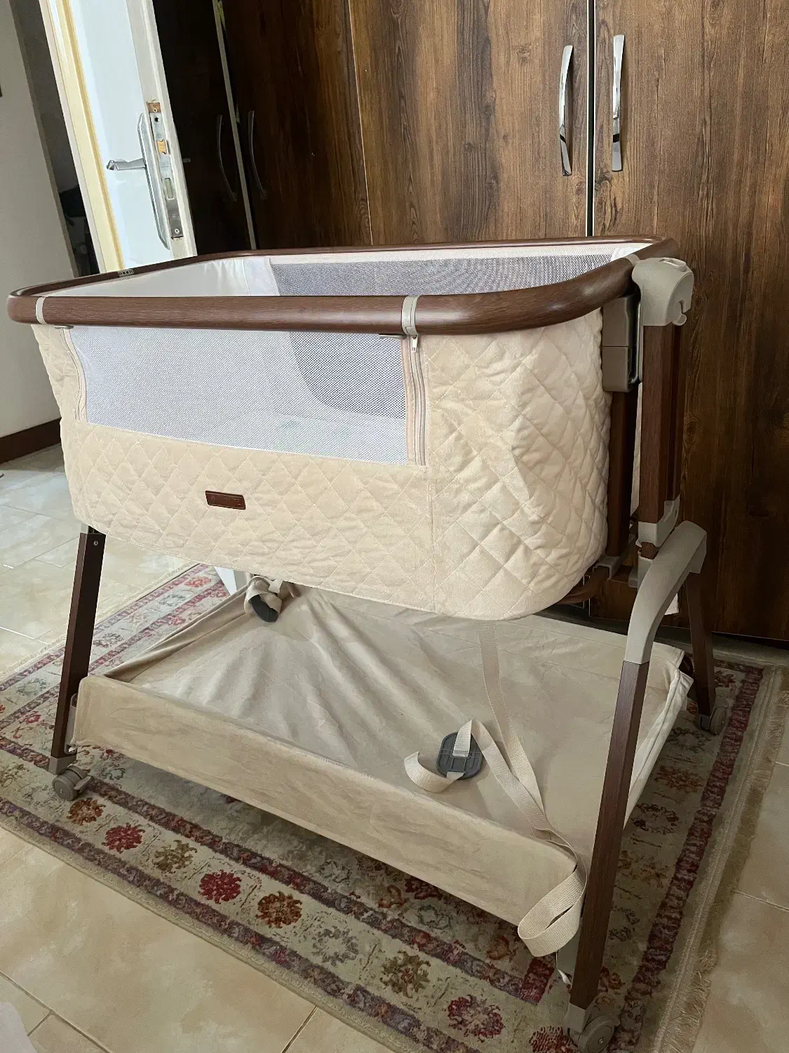 تخت کنار مادر|تخت و صندلی بچه|رشت, کوی مهر|دیوار