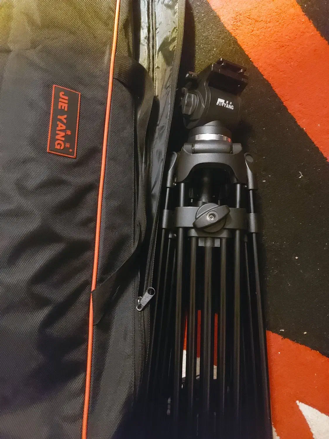 سه پایه حرفه ای فیلمبرداری در حد نو|دوربین عکاسی و فیلمبرداری|تهران, مینای جنوبی|دیوار