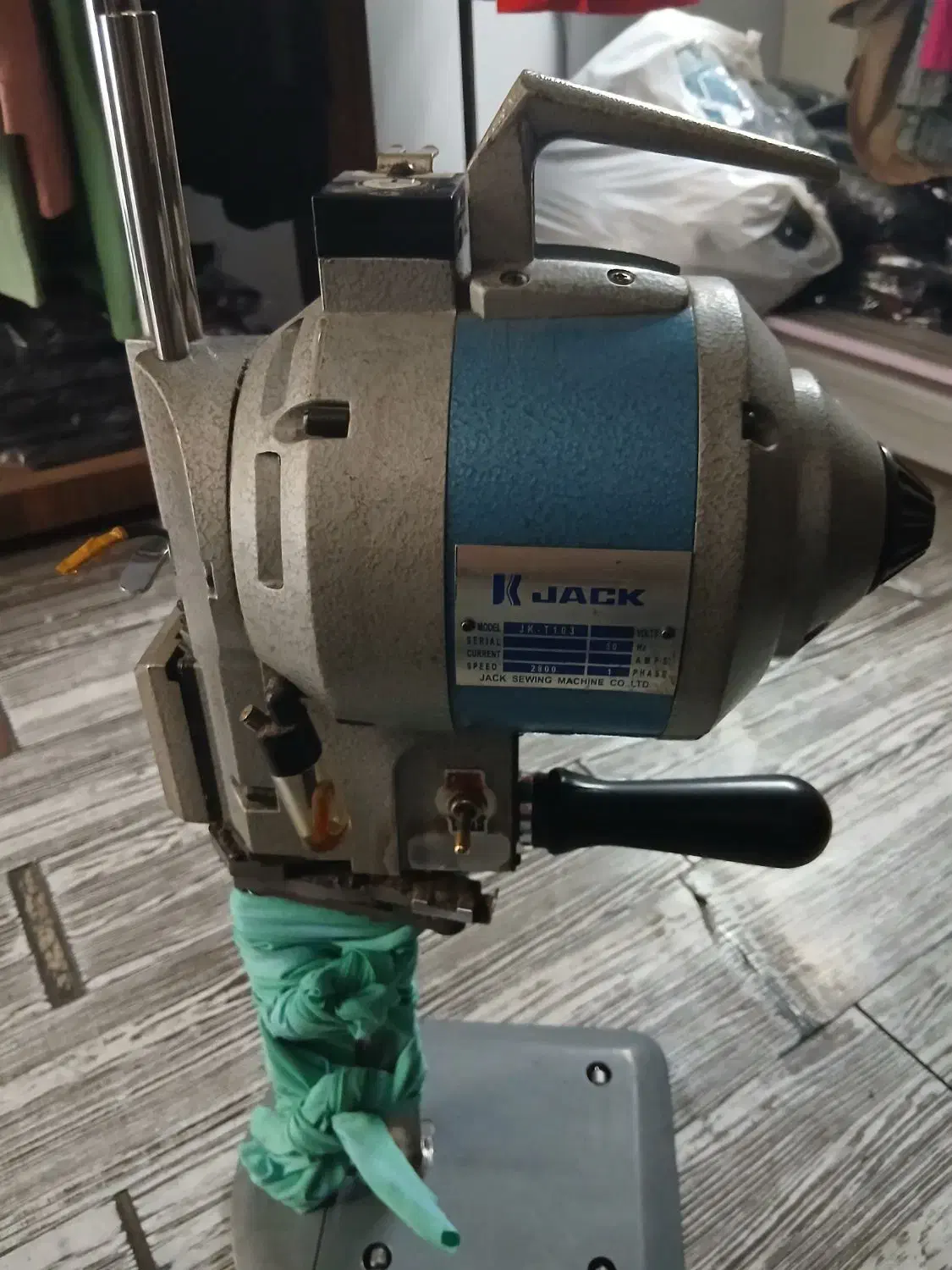 قیچی برشکاری درجه یک|ابزارآلات|تهران, فلسطین (میدان انقلاب)|دیوار