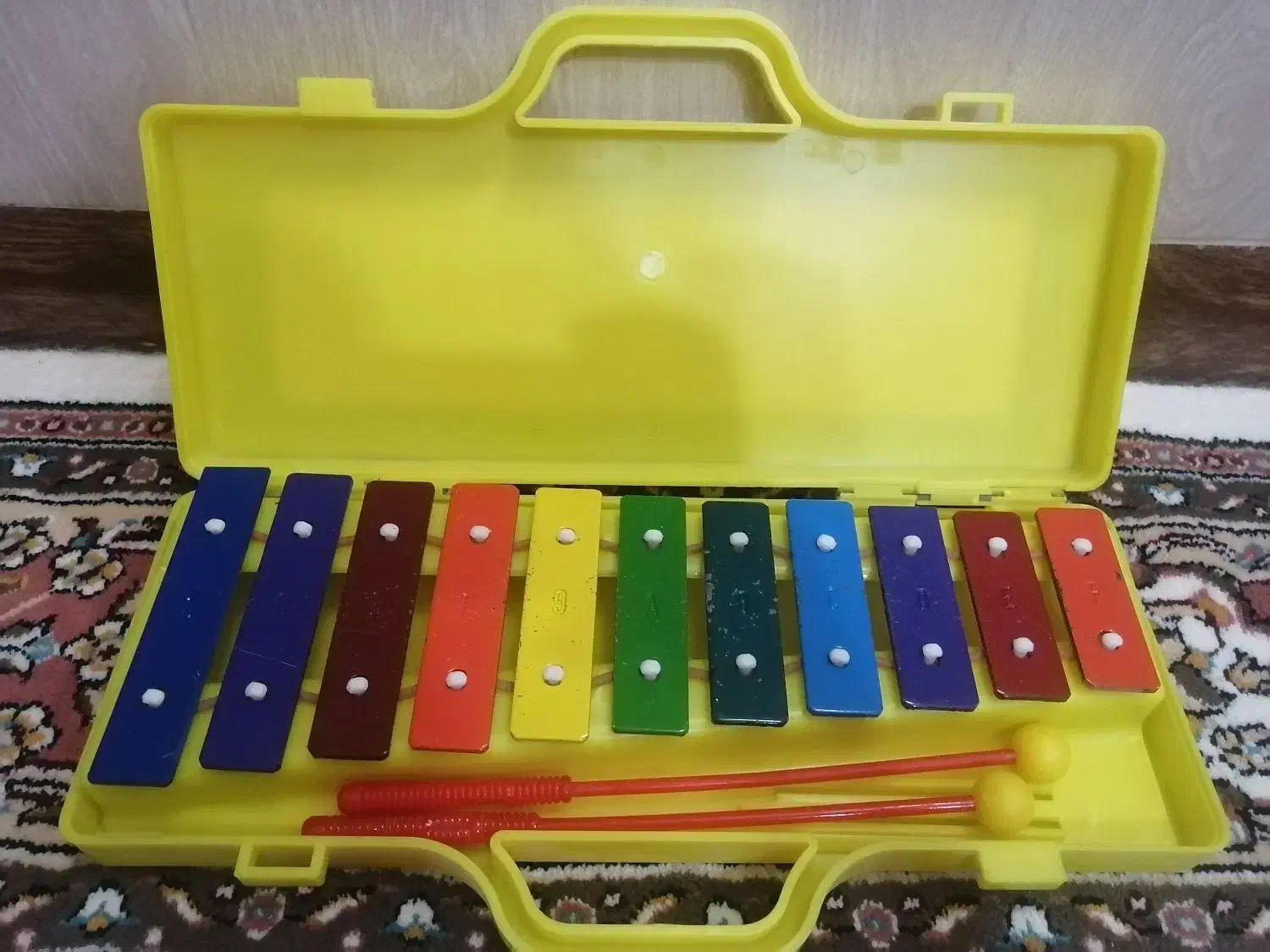 بلز فروزنده|آلات موسیقی|یزد, |دیوار