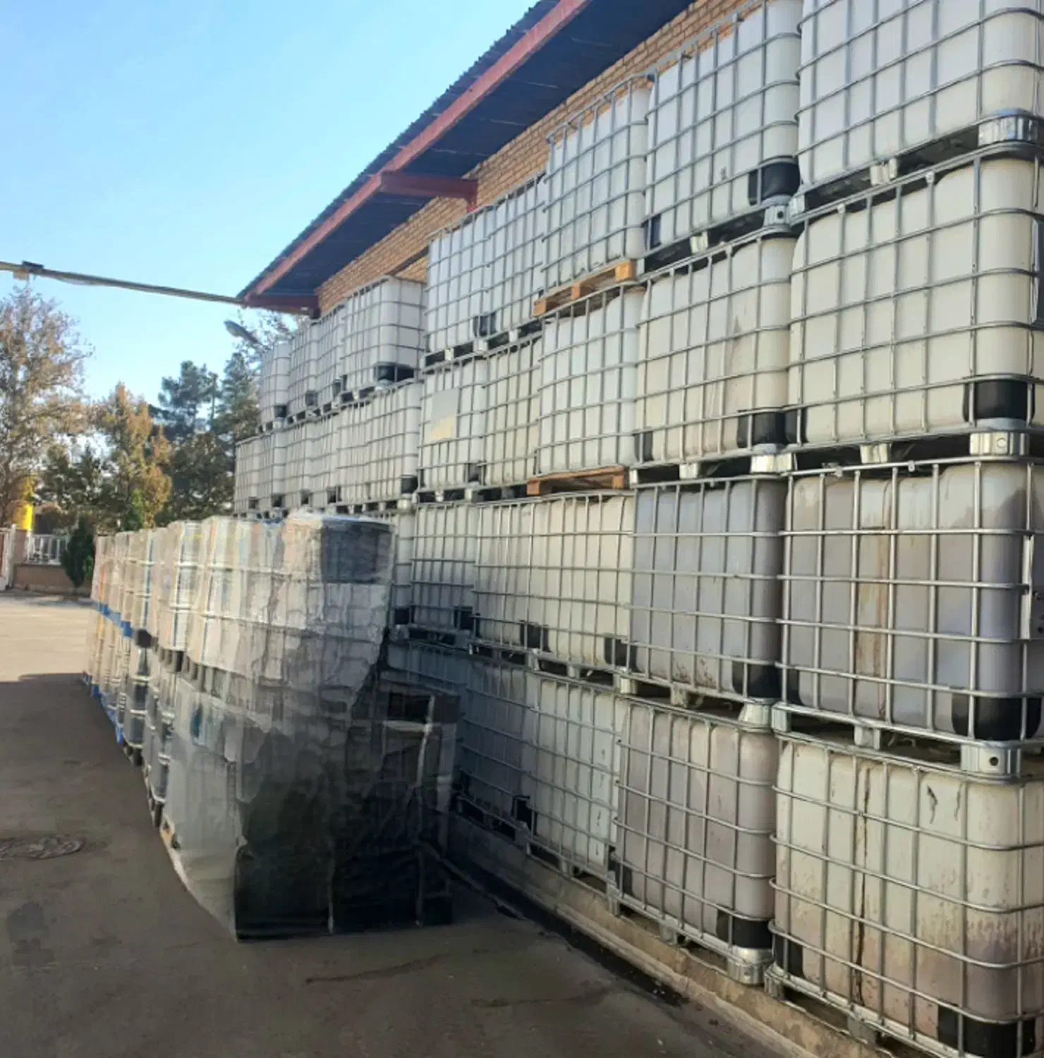 ظروف IBC (بالک) ۱۰۰۰ لیتری|ظروف نگهدارنده، پلاستیکی، یکبارمصرف|قزوین, |دیوار