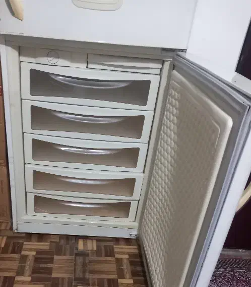 یخچال|یخچال و فریزر|رشت, حومه رشت|دیوار