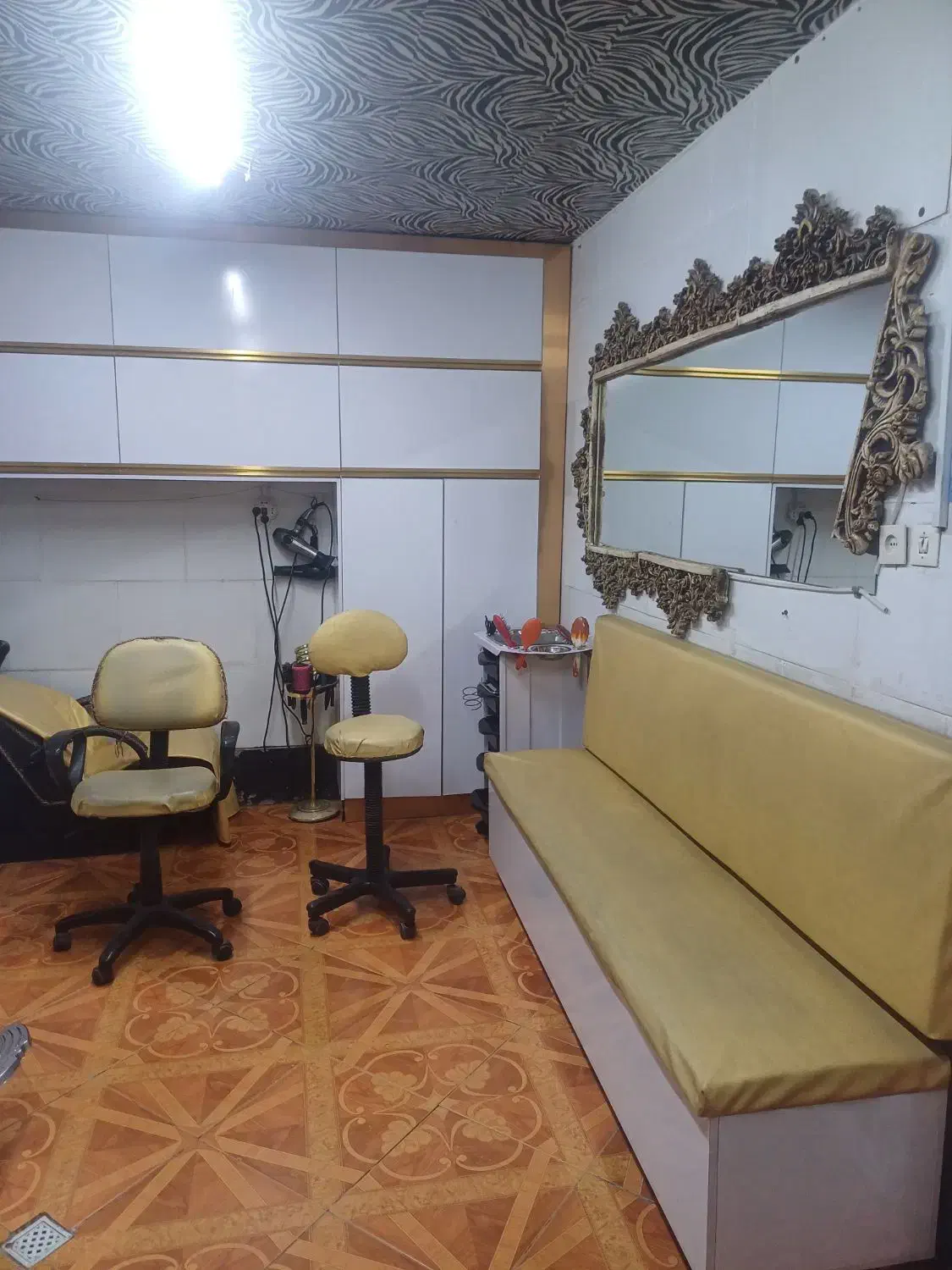 اجاره آرایشگاه دربست|آرایشگاه و سالن‌های زیبایی|اصفهان, خواجه عمید|دیوار