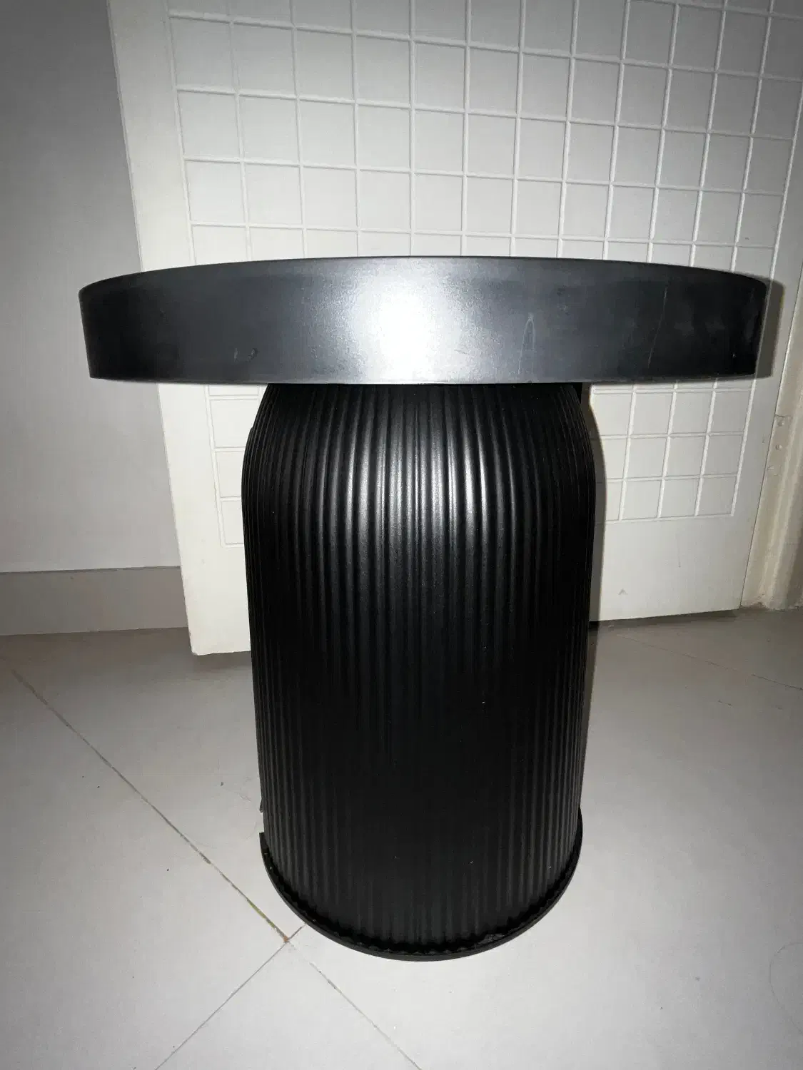 میز عسلی در سه رنگ سفید/طوسی روشن/ مشکی|مبلمان خانگی و میز عسلی|گرگان, |دیوار