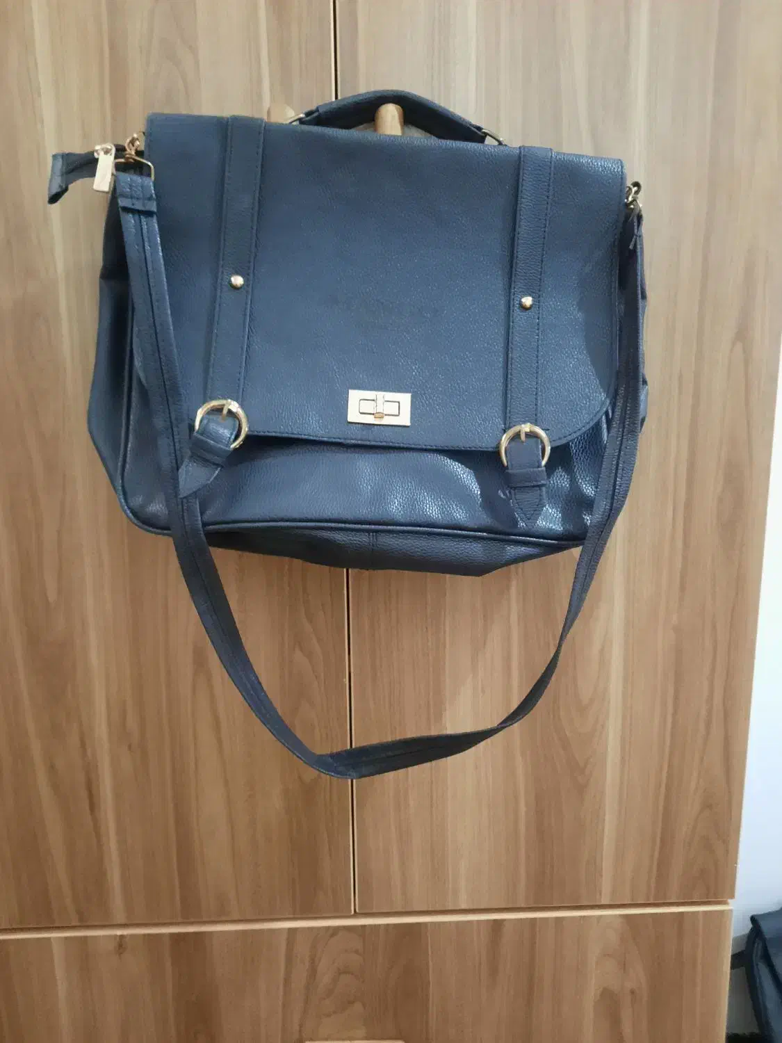 کیف دانشجوی نو|کیف، کفش، کمربند|ارومیه, |دیوار