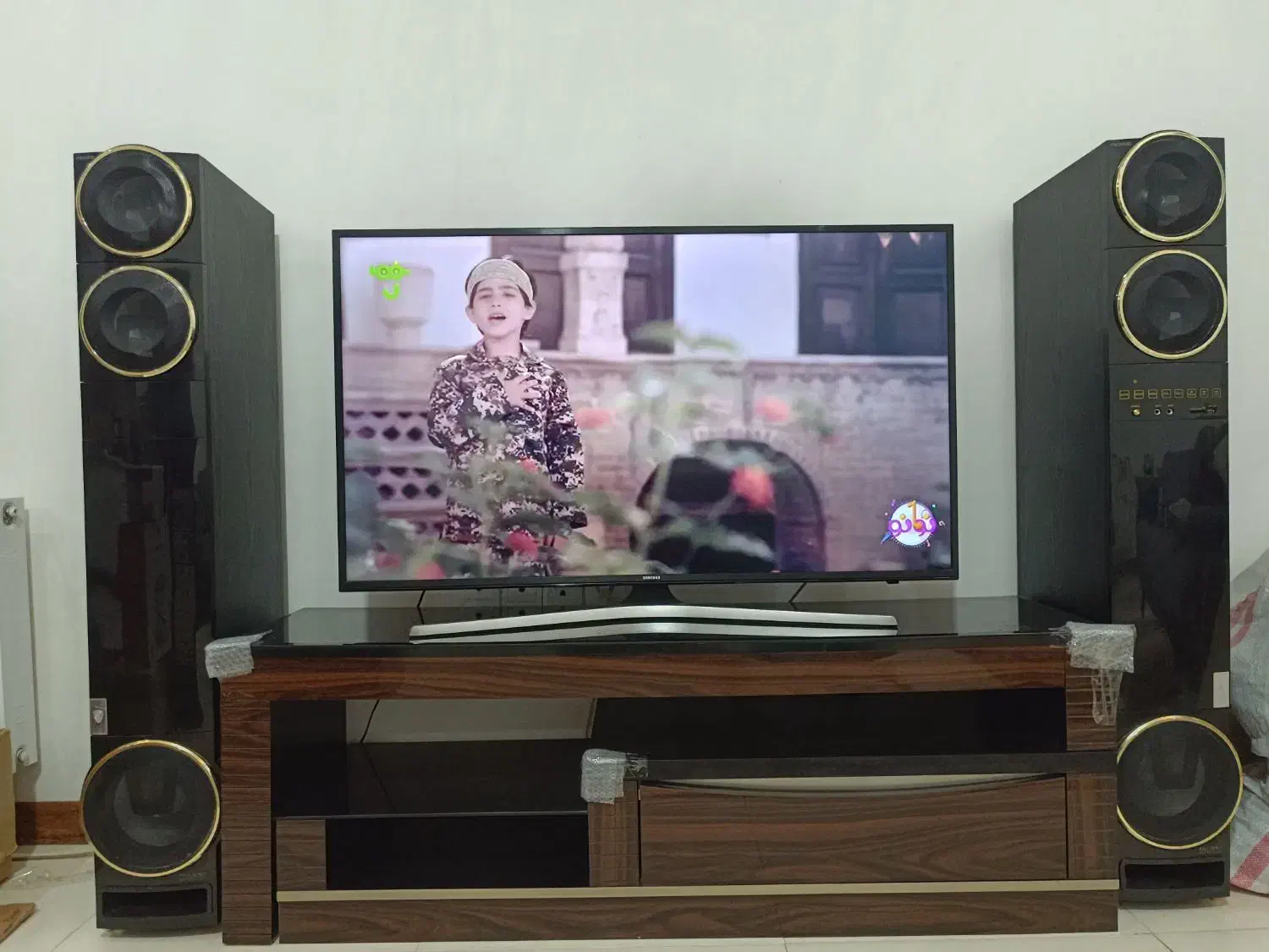 اسپیکر خانگی شیک و درحد نو|سیستم صوتی خانگی|کهریزک, |دیوار