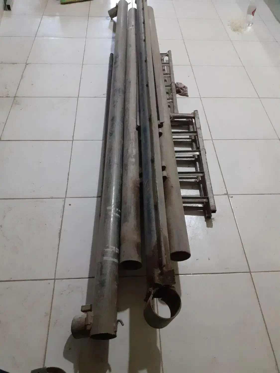 یه عدد دستگاه قالی|ابزارآلات|کاشان, لتحر|دیوار