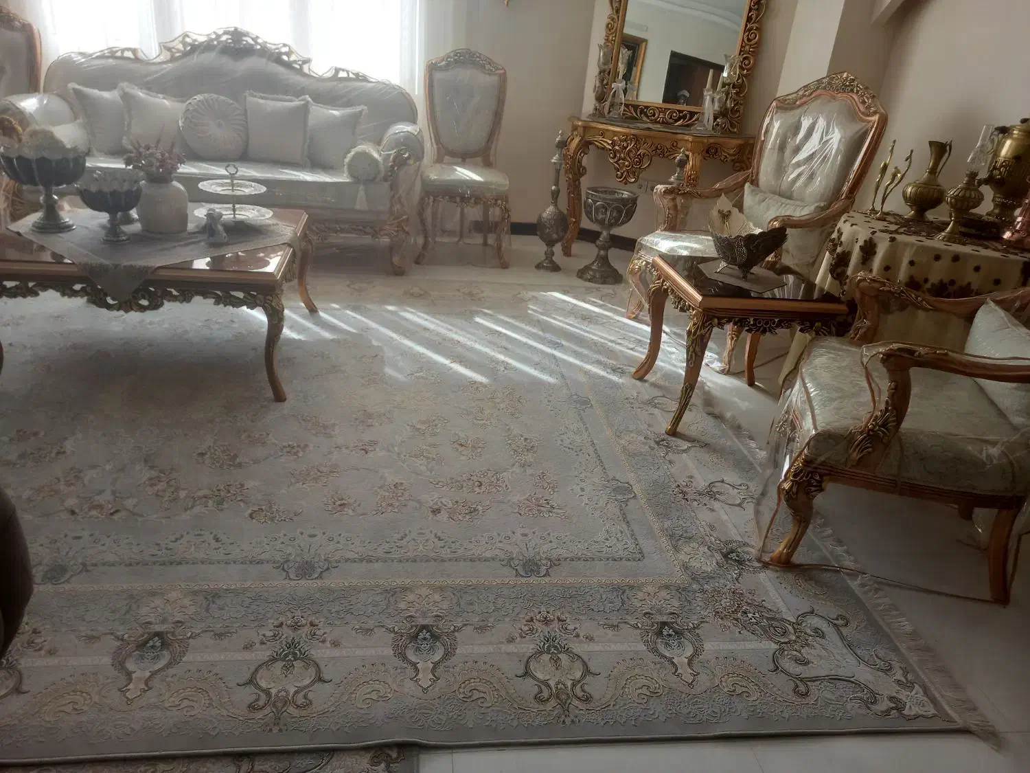 تعدادی فرش یک مدل ۱۵۰۰شانه شبک|فرش|برخوار, |دیوار