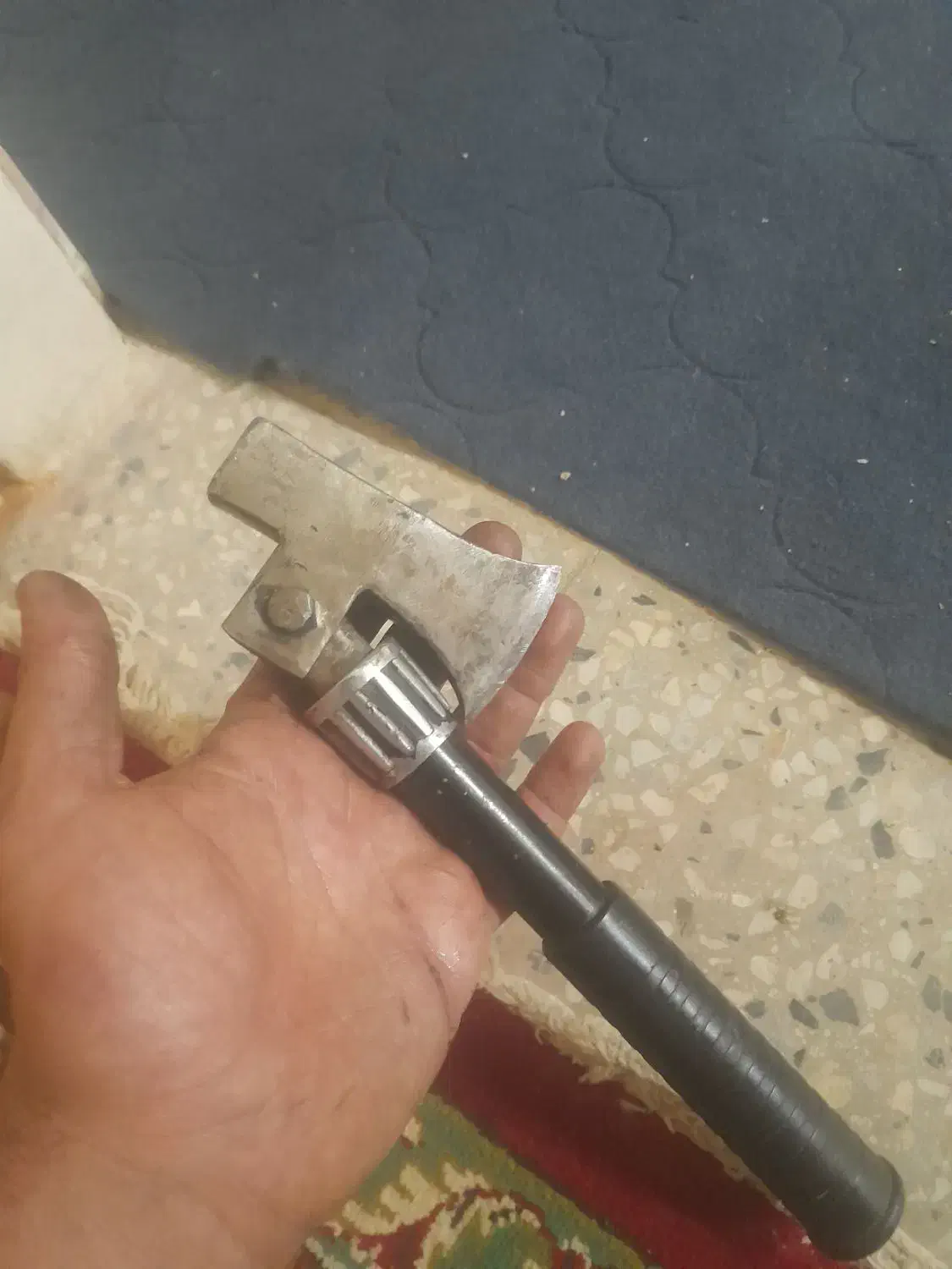 چاقو تزئینی وتیر کوهنوردی|کلکسیون اشیاء عتیقه|بروجرد, |دیوار