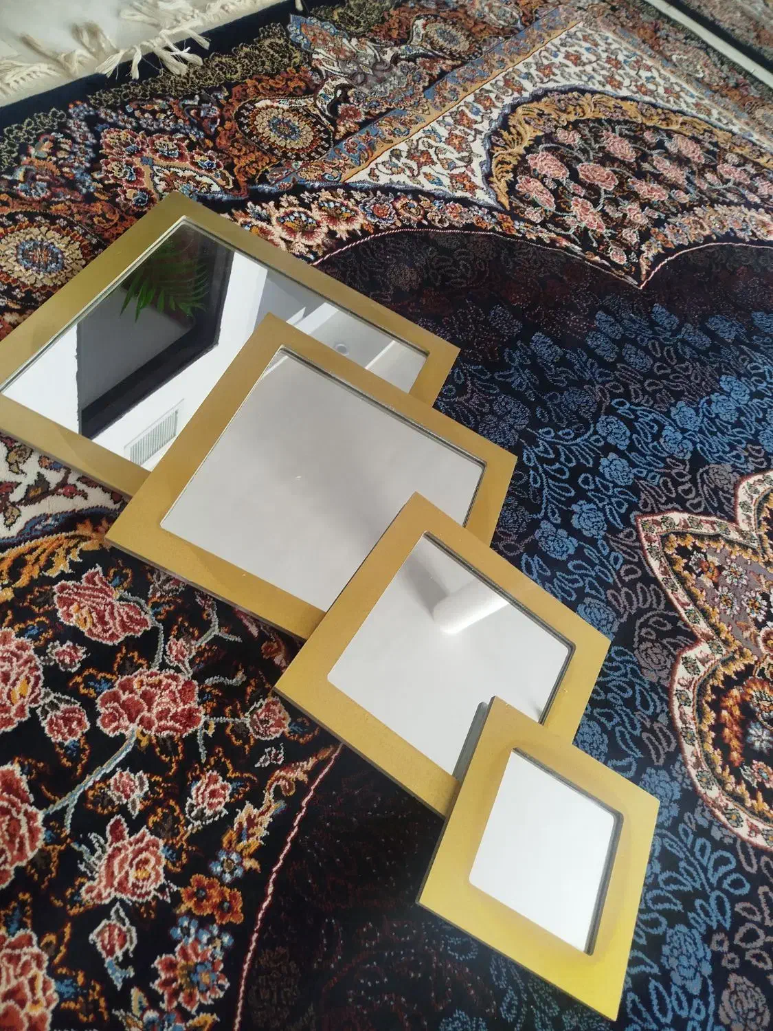 آینه|آینه|مشهد, پنجتن|دیوار